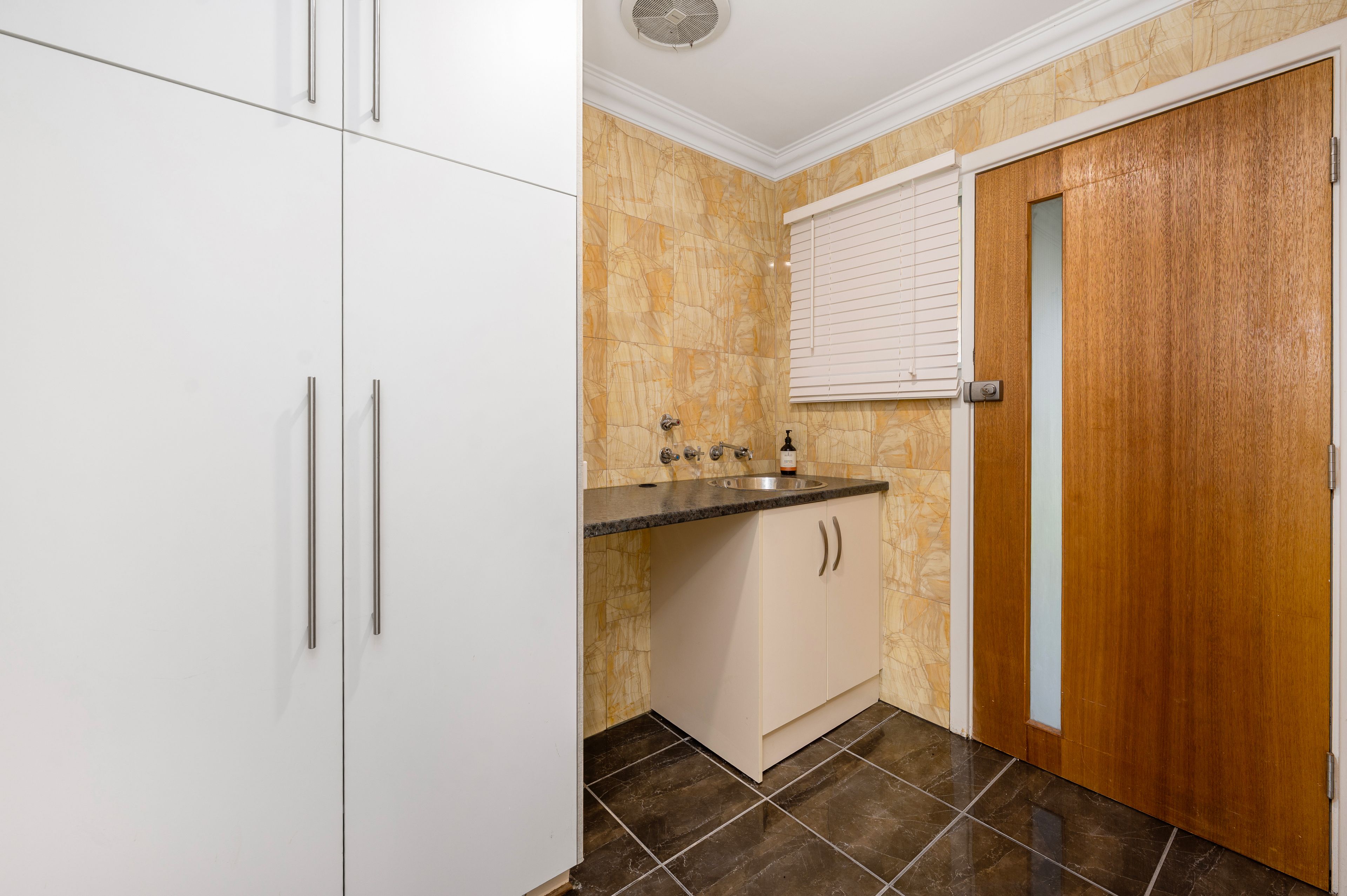 21 Lauder Street — photo 10 of 17