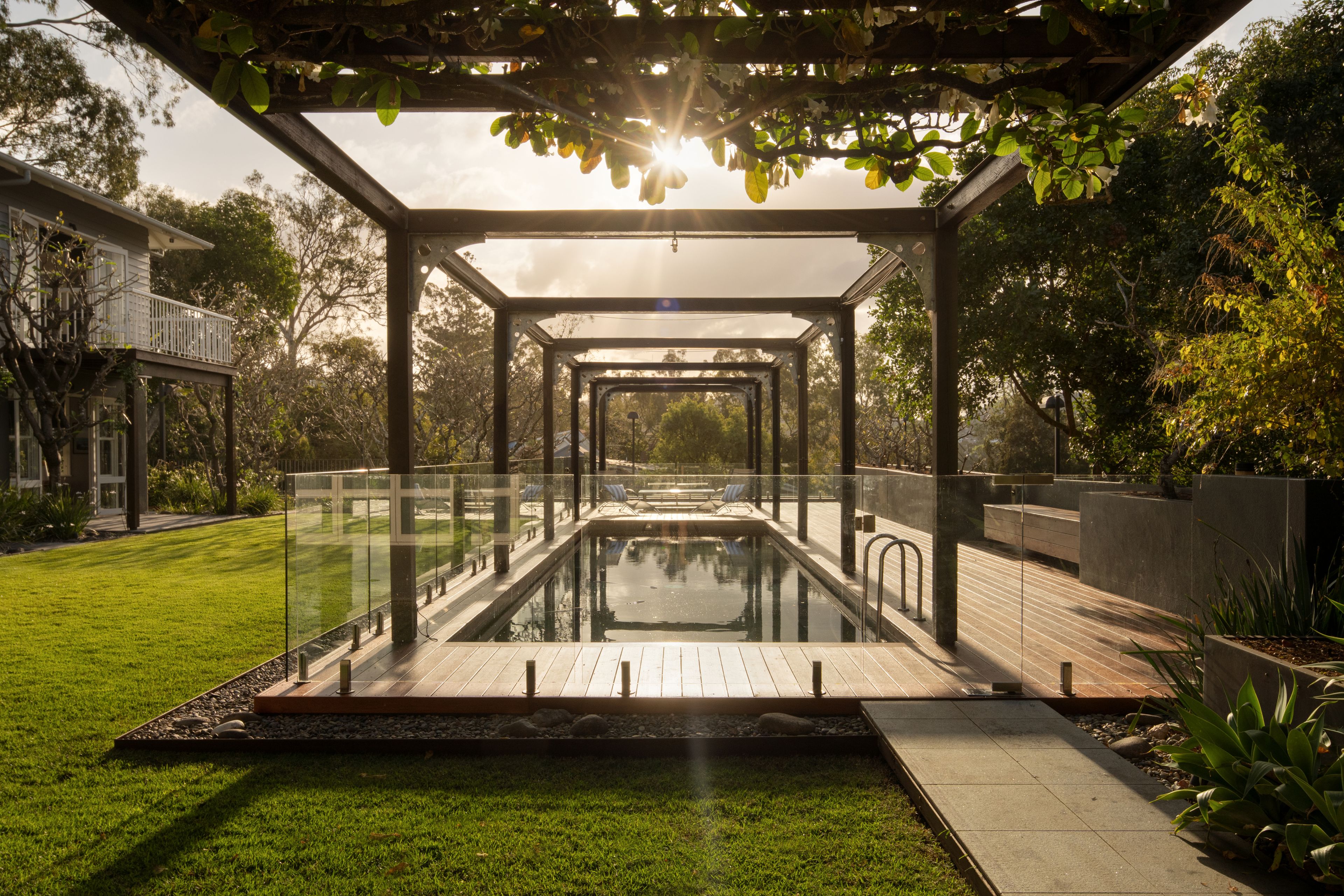 An Inner-City Estate of Extraordinary Proportions — photo 24 of 26
