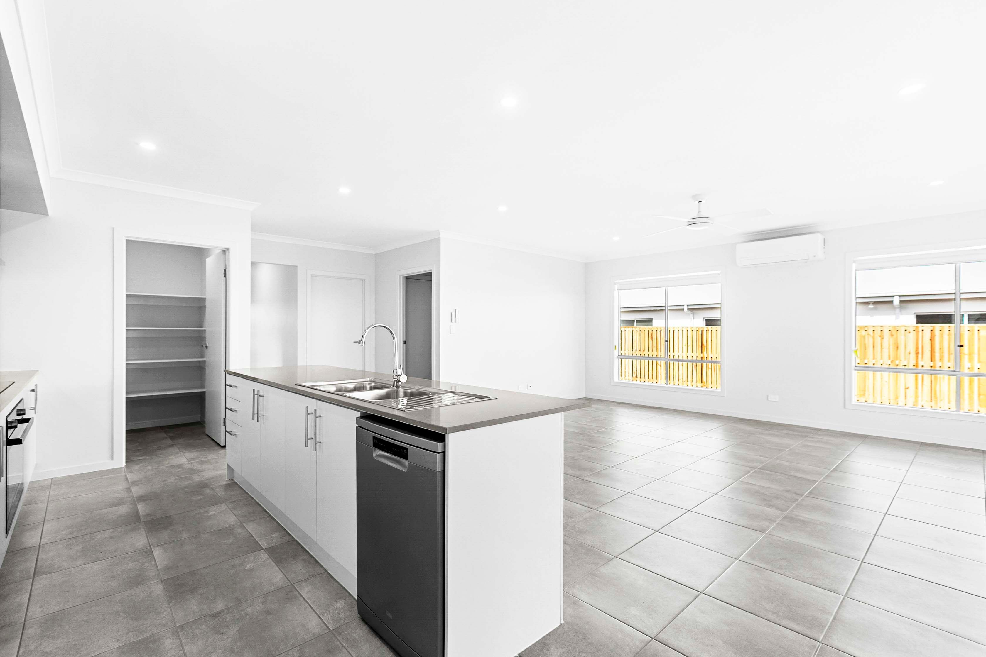 14 Katherine Way, Nikenbah, QLD 4655