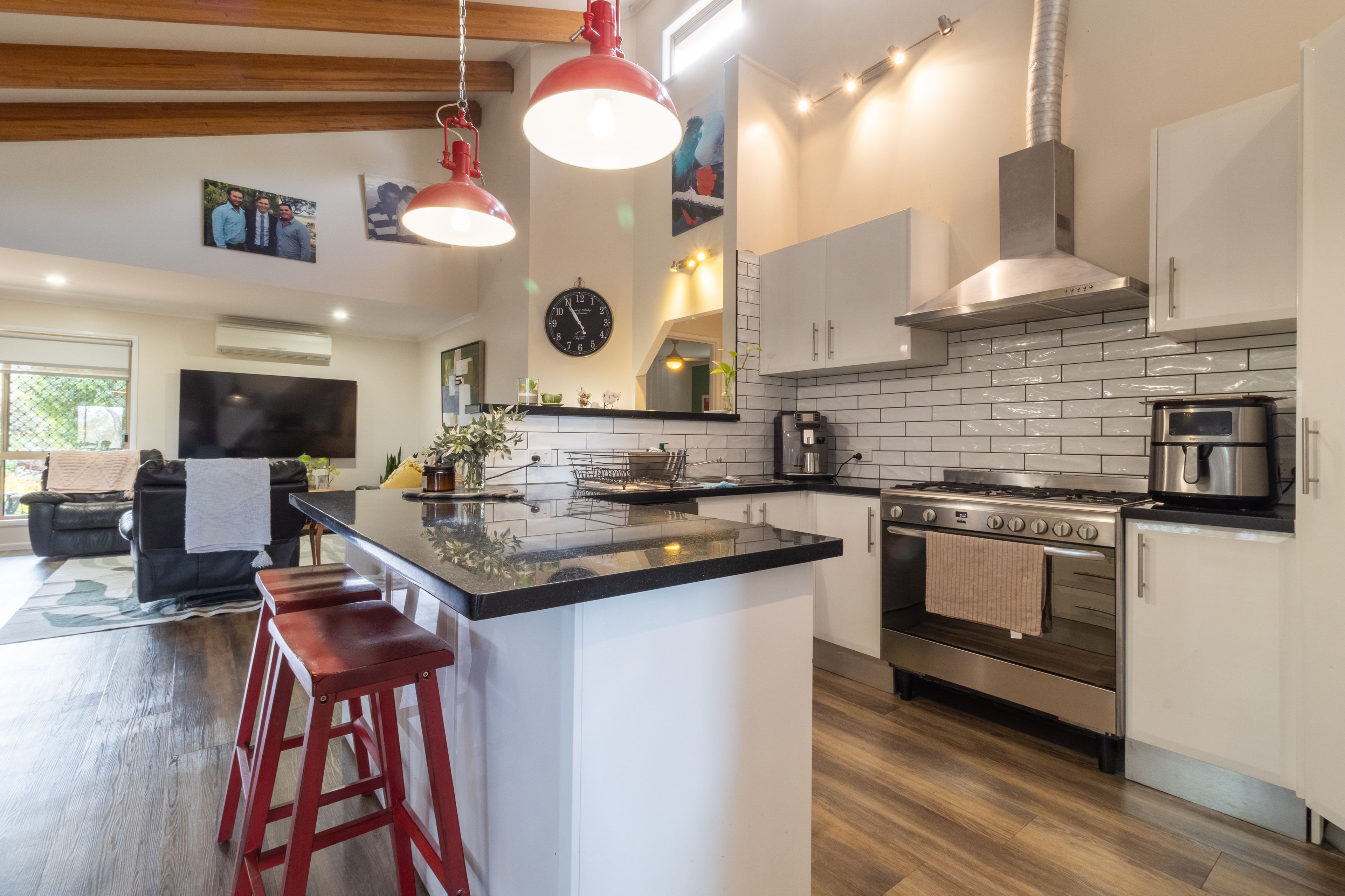 56 Valley View Drive — photo 4 of 21
