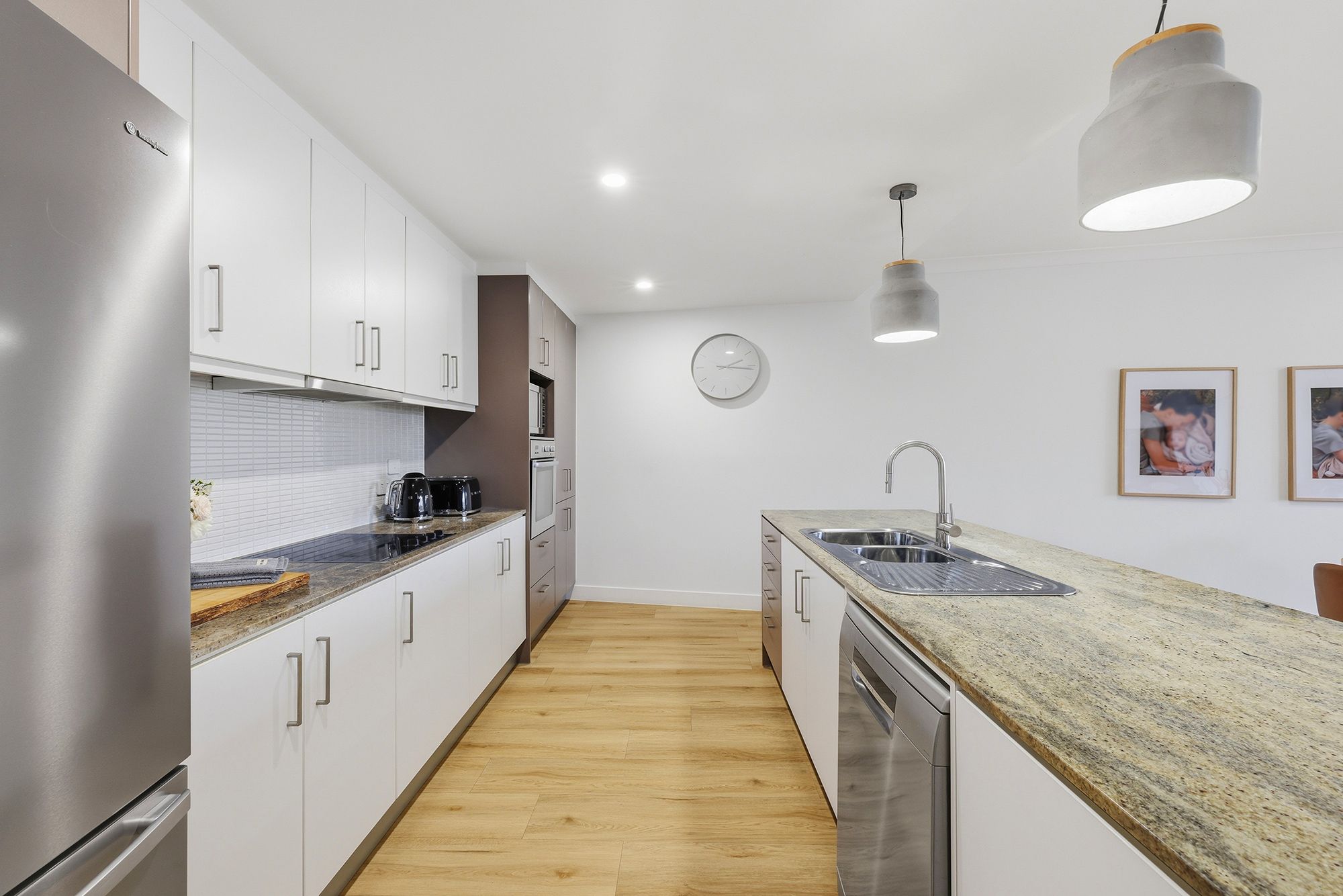 4/10 Valbonne Avenue — photo 10 of 26