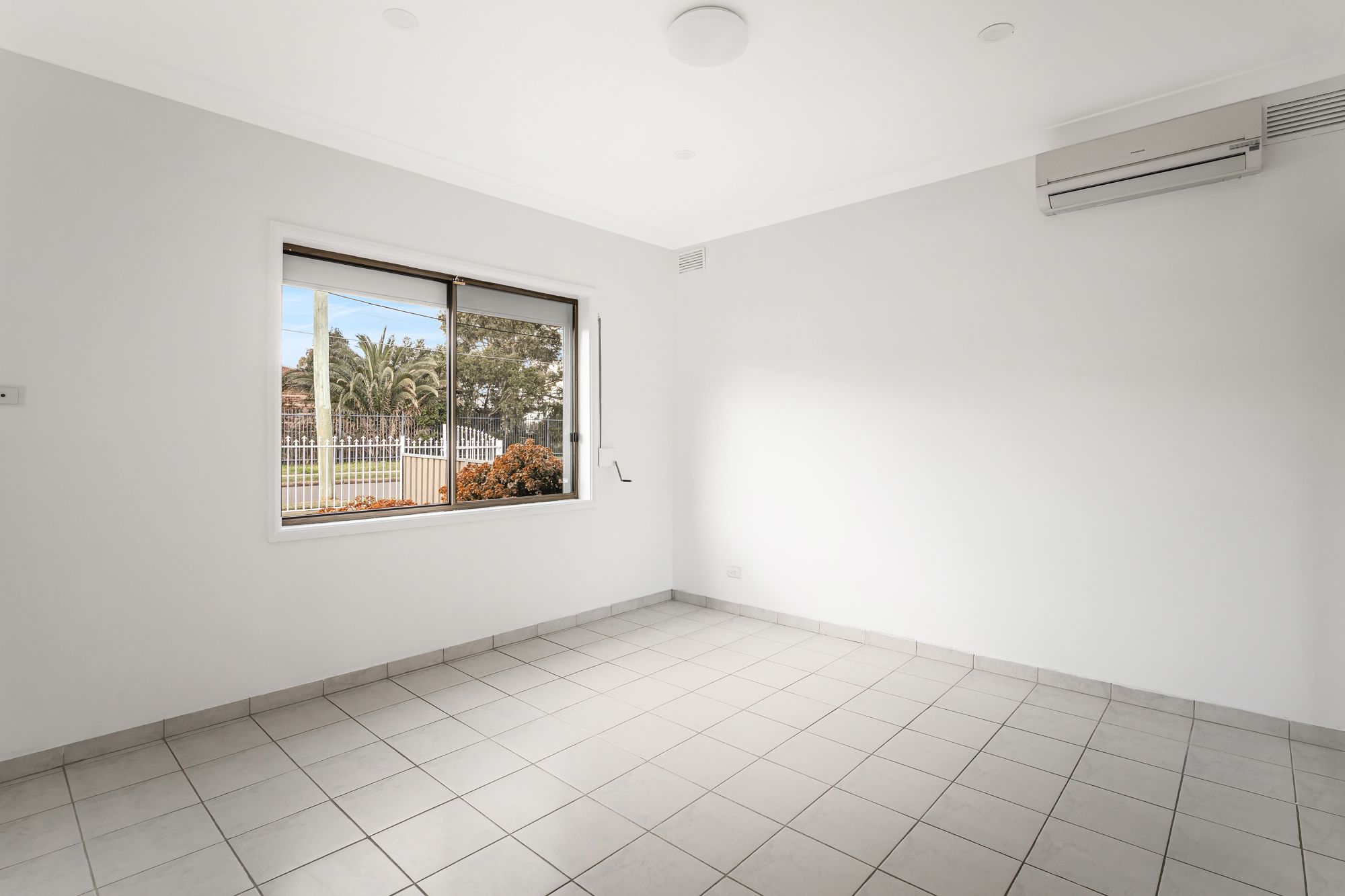 48 Oleander Street — photo 7 of 11