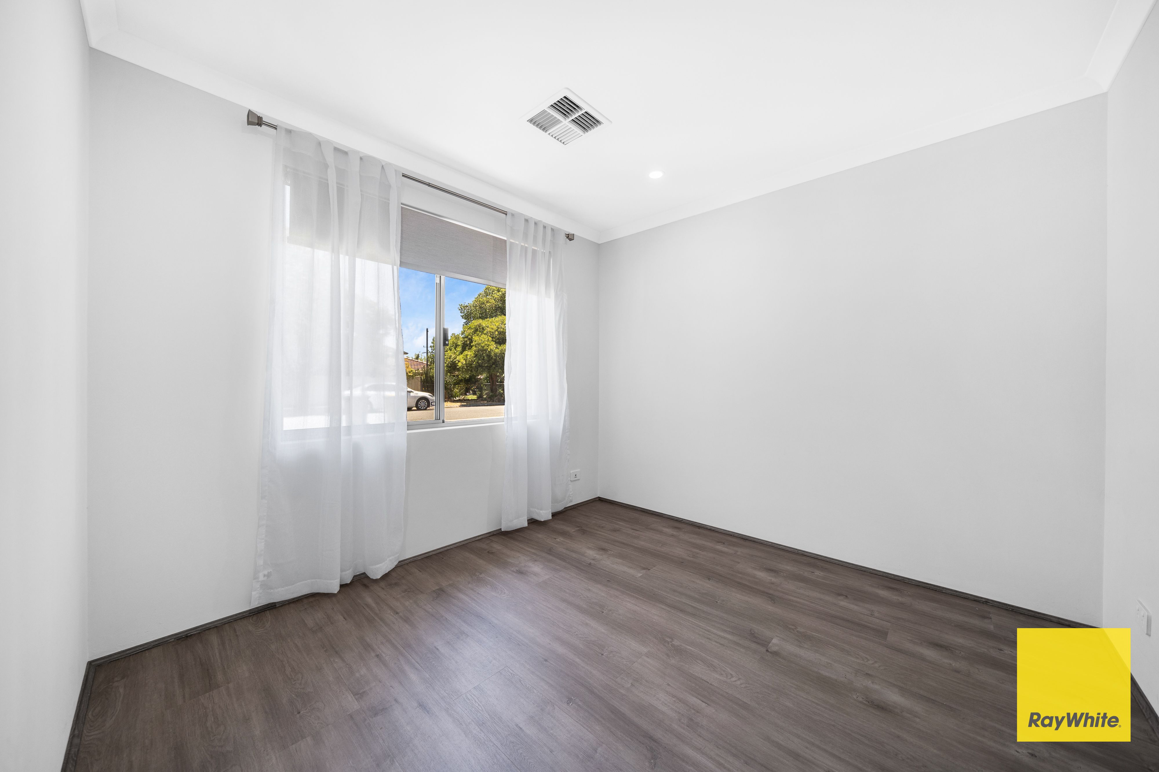 1/124 Roberts Road — photo 6 of 15
