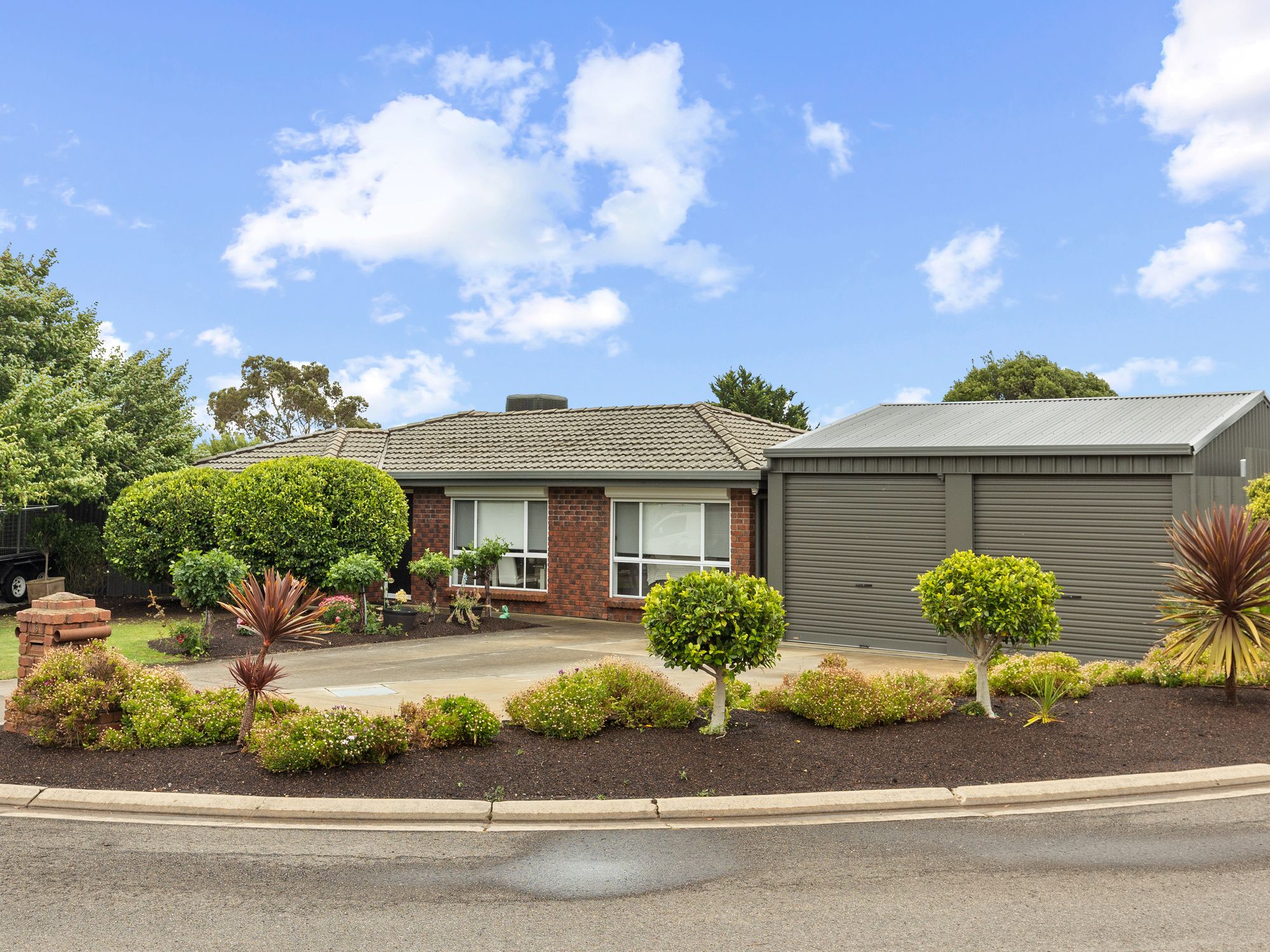 16 Allman Avenue, Woodcroft, SA 5162