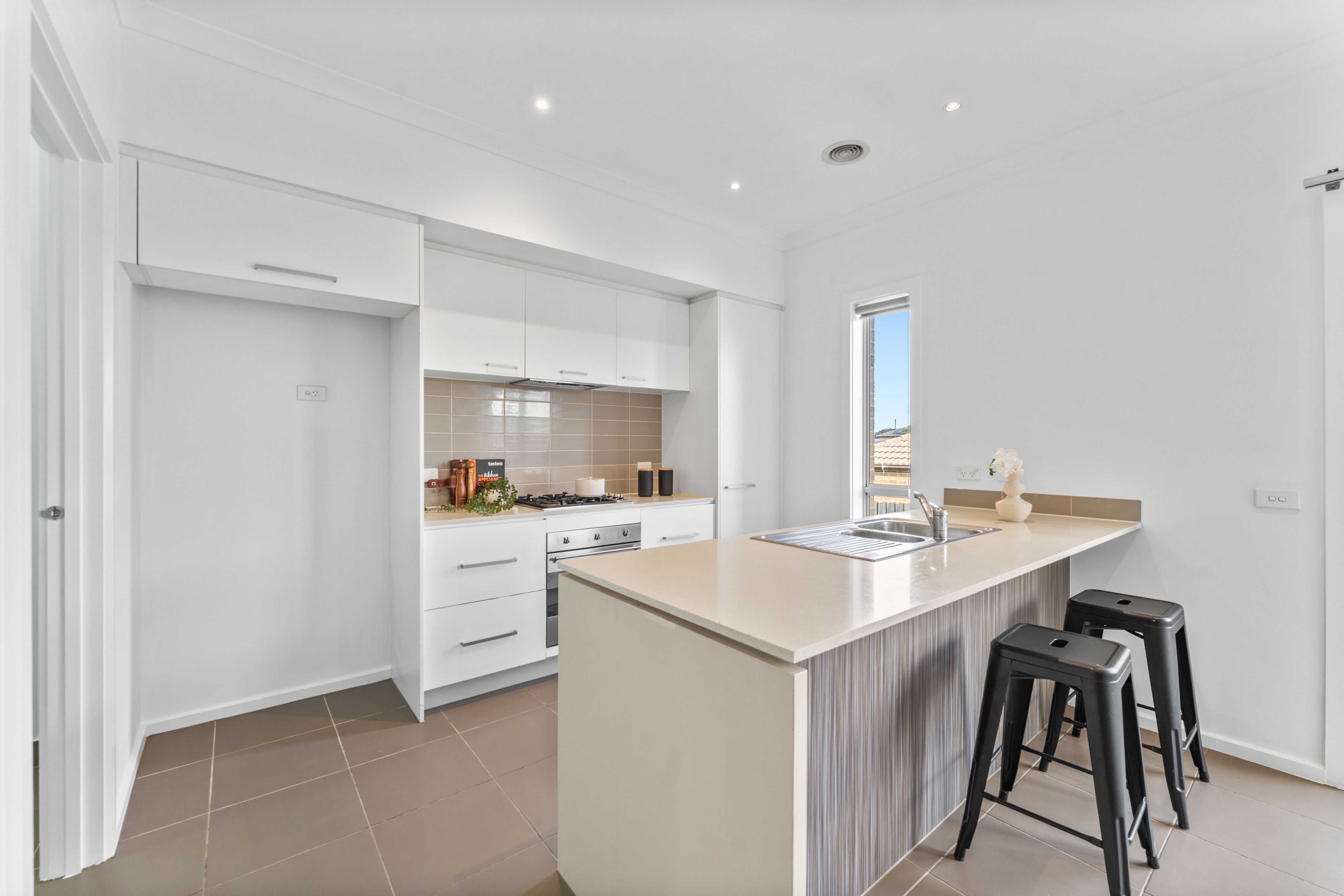 30 Bacchus Drive — photo 3 of 13