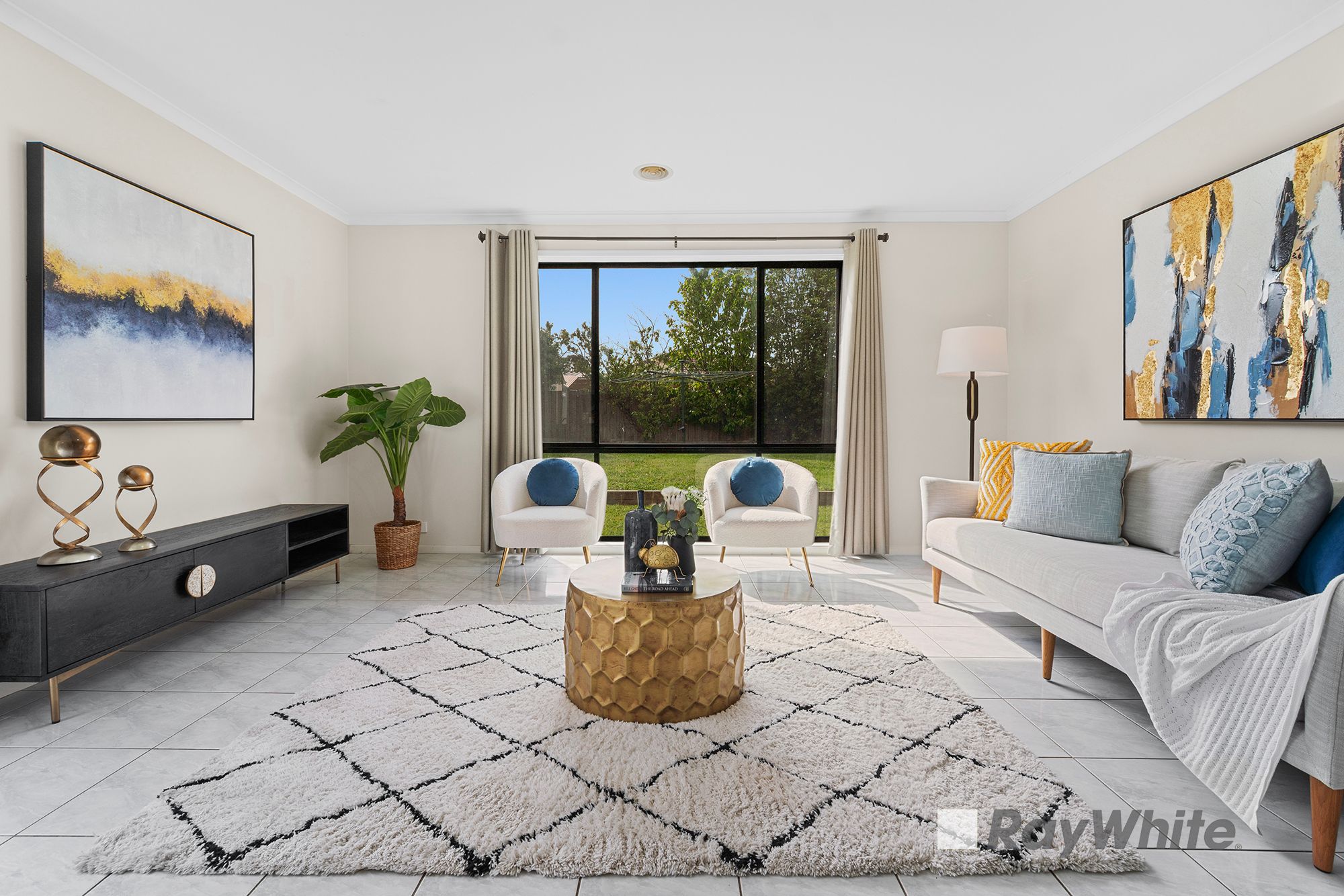 10 Camberwell Drive, Narre Warren, VIC 3805