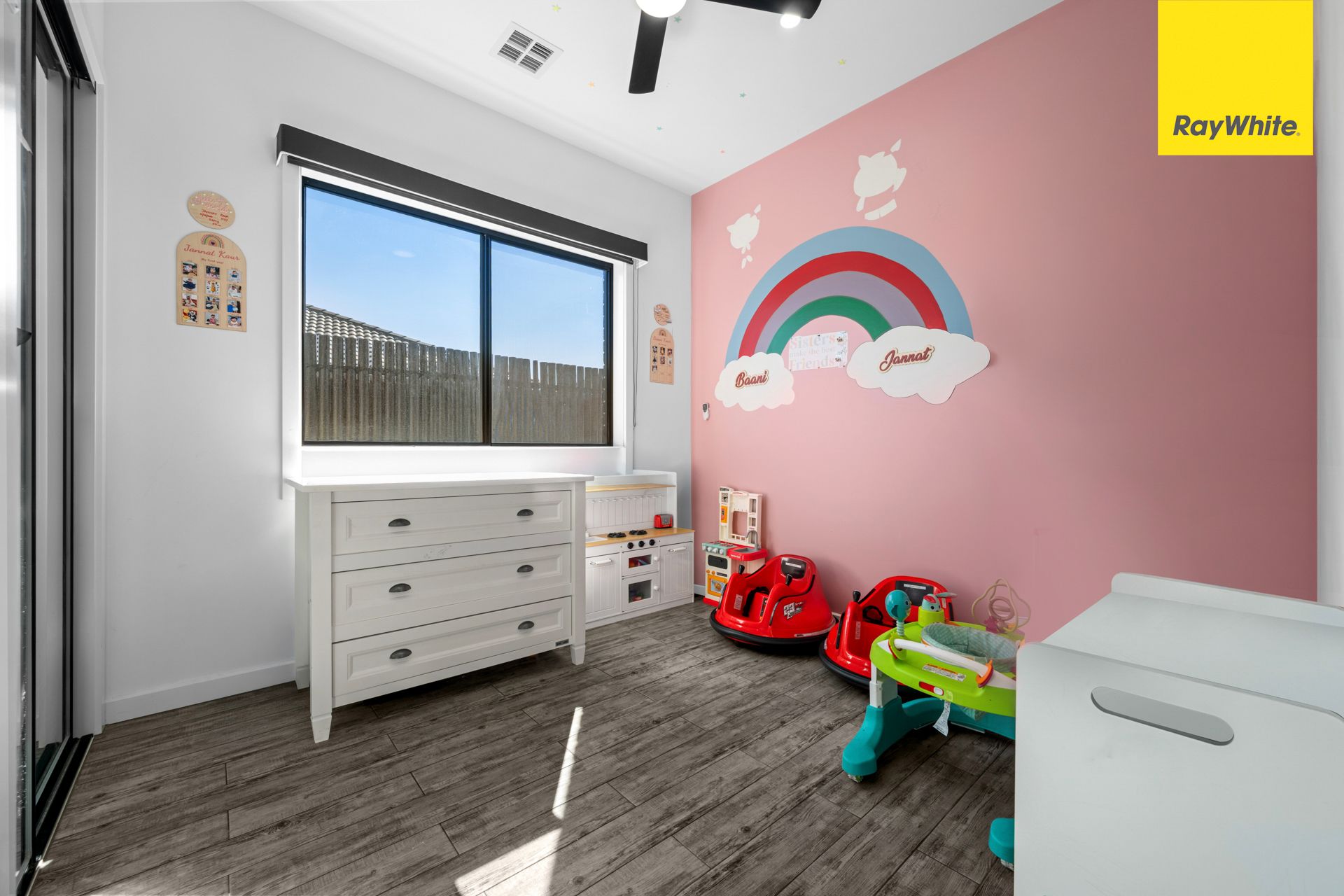 4 Runcorn Crescent — photo 17 of 24