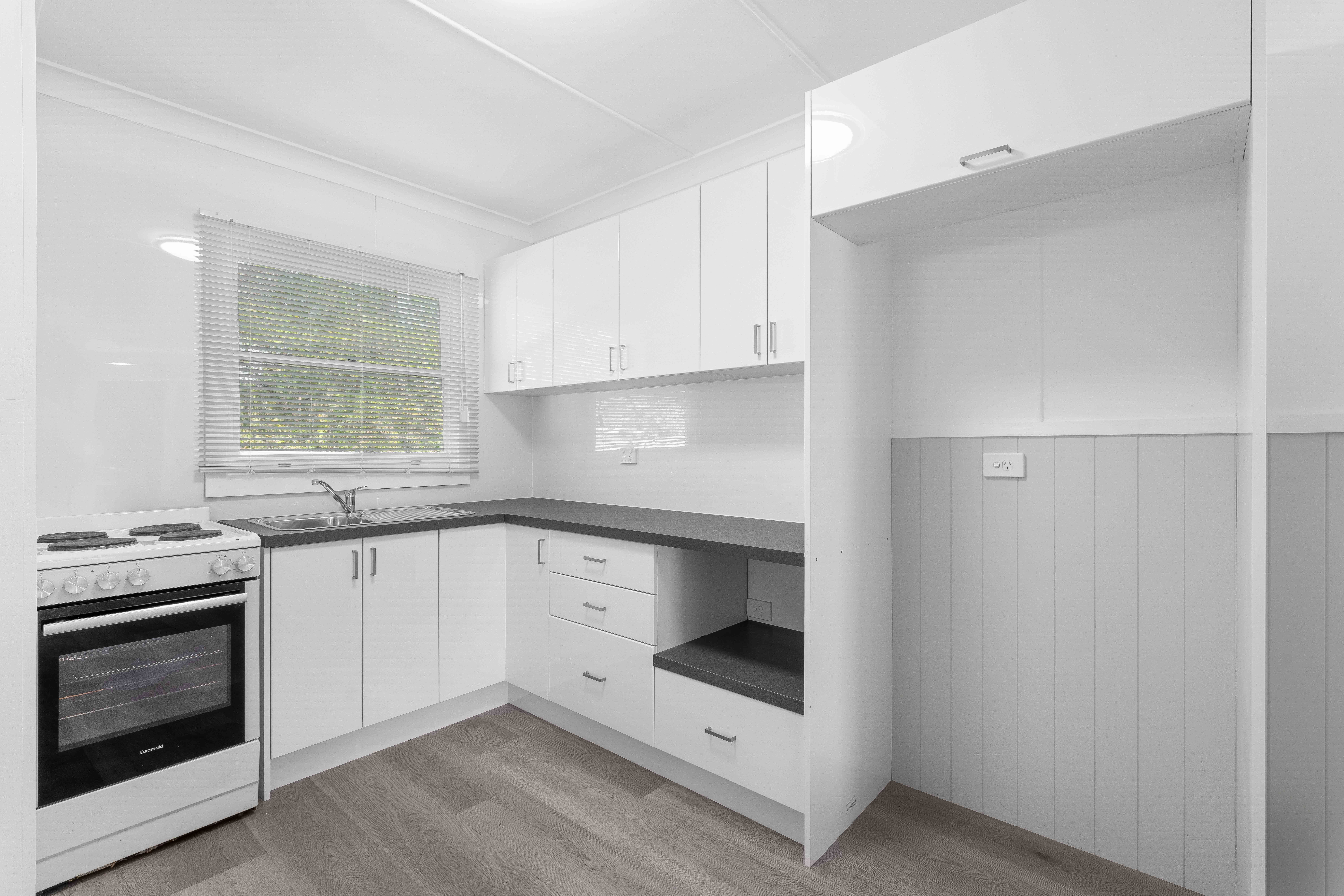 183 Kinghorne Street — photo 7 of 24