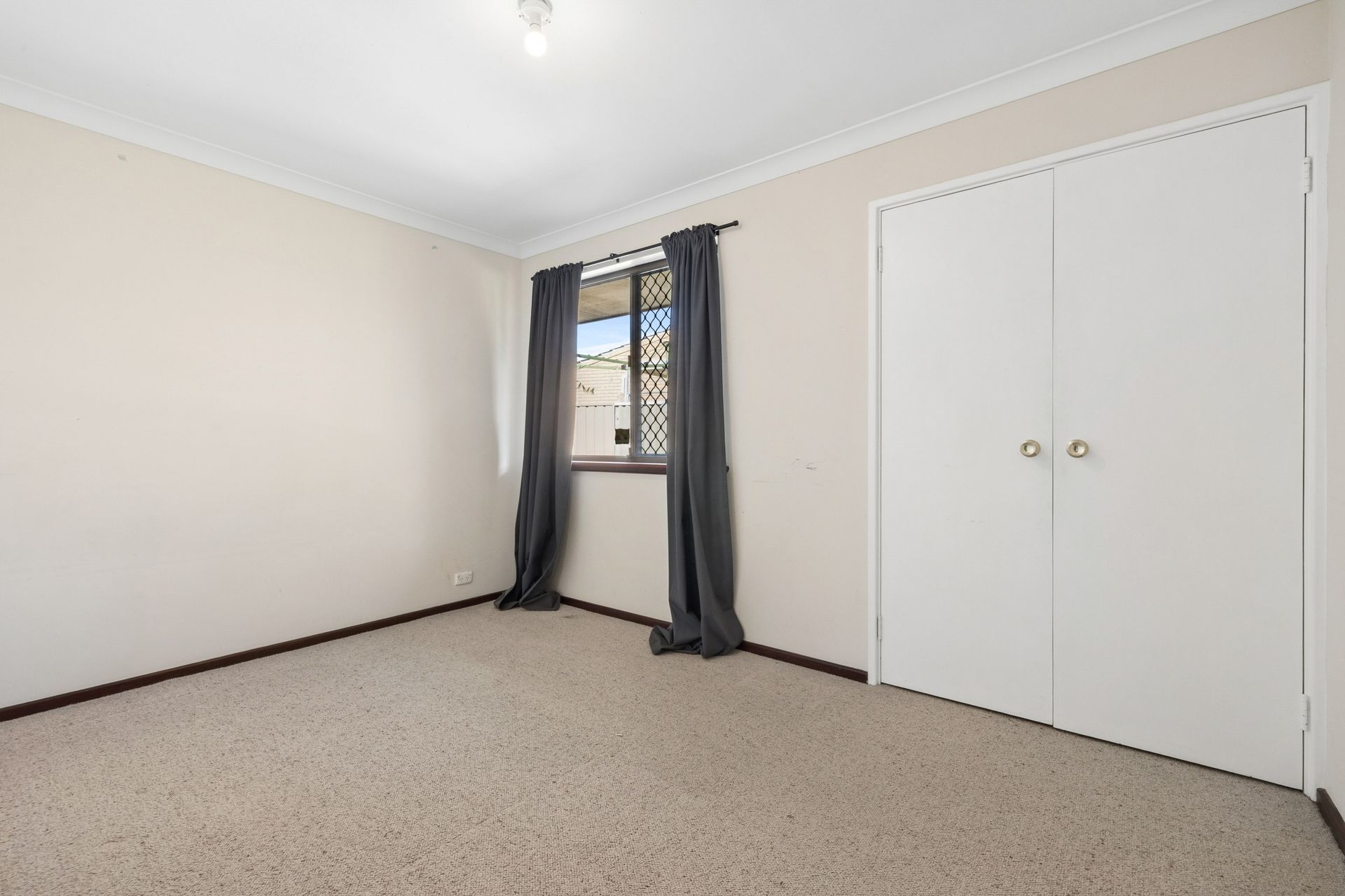 11 Kirkpatrick Crescent — photo 18 of 25