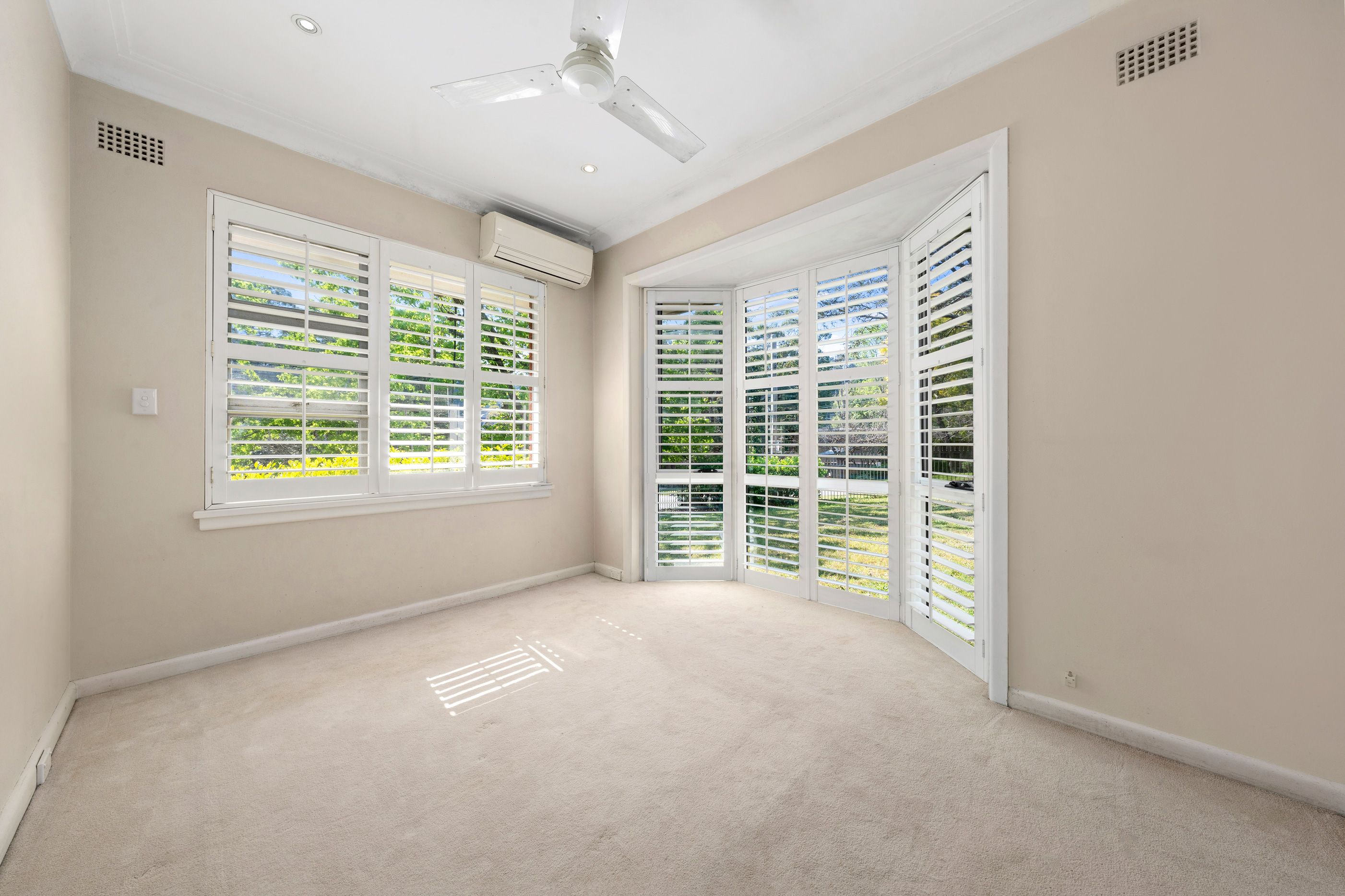 24 Warrowa Avenue — photo 9 of 14