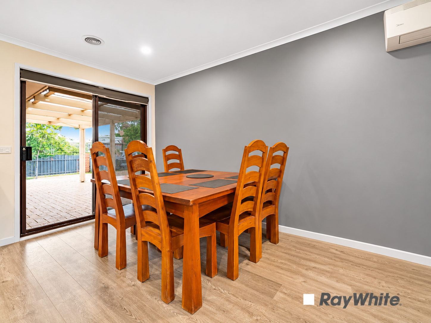 26 Benambra Way — photo 8 of 23