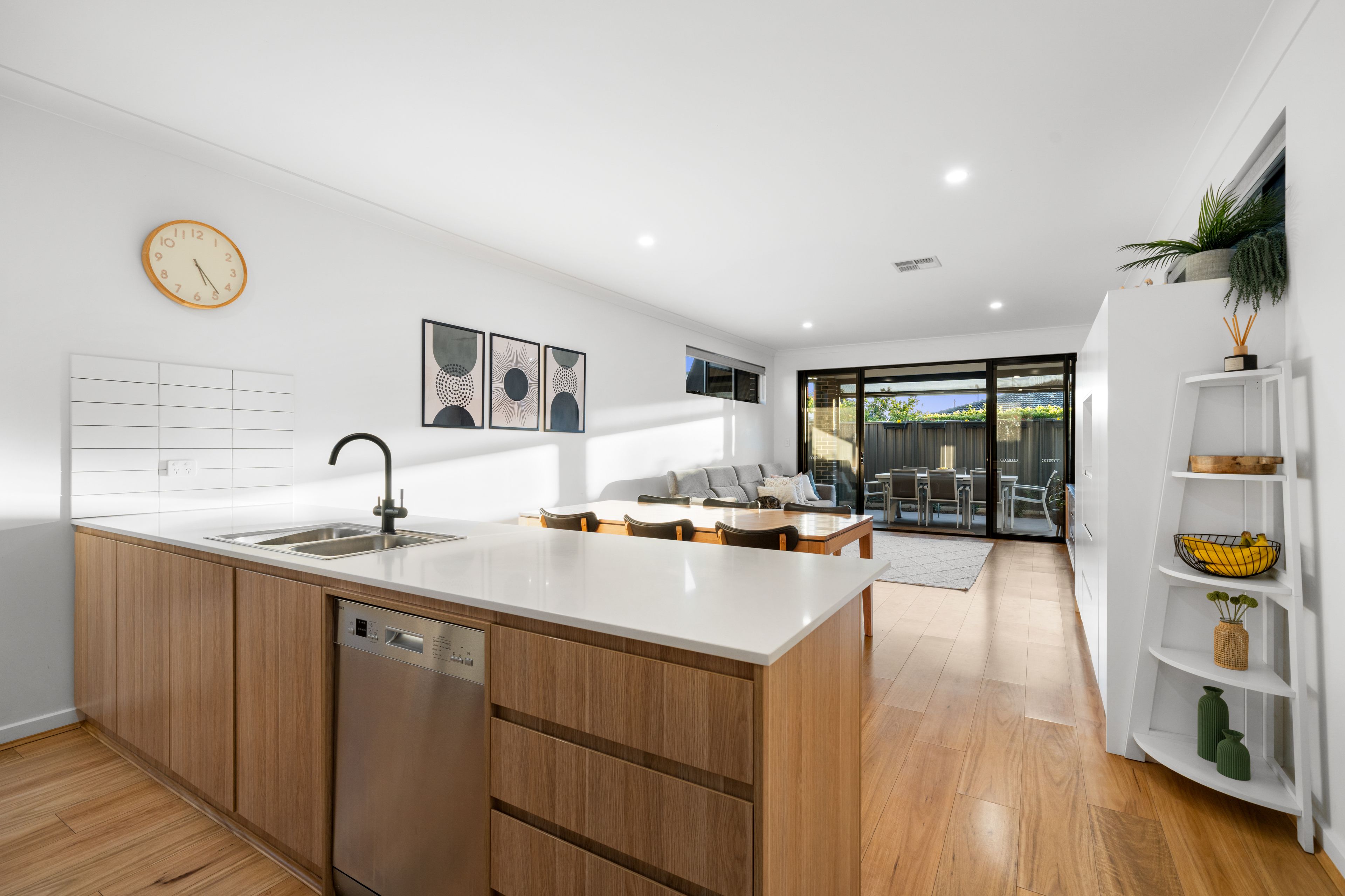 2/34A James Street — photo 6 of 28