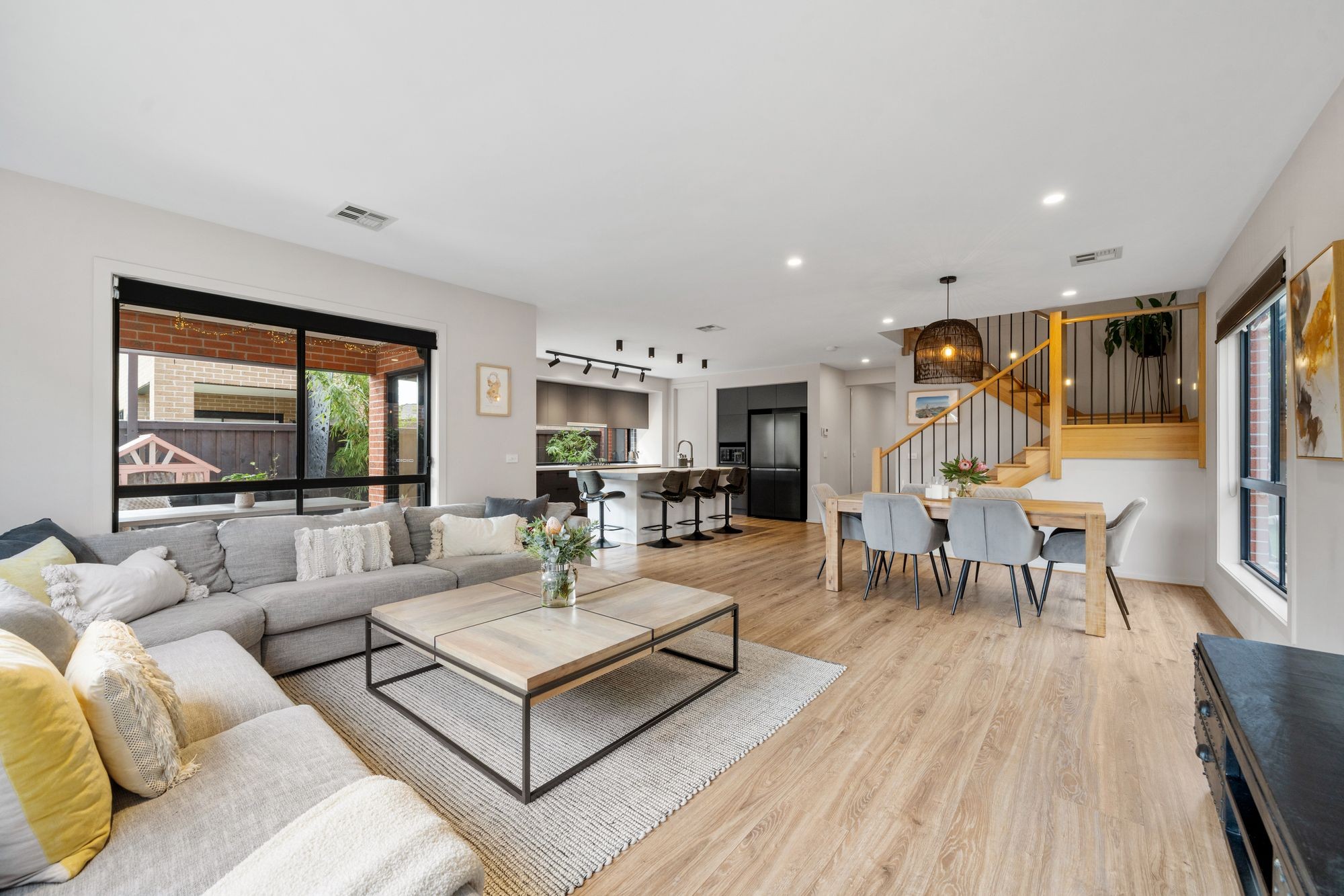 6 Seeley Walk, Berwick, VIC 3806