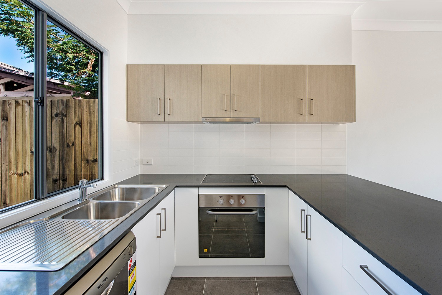 4/104 Pembroke Street, Carina, QLD 4152