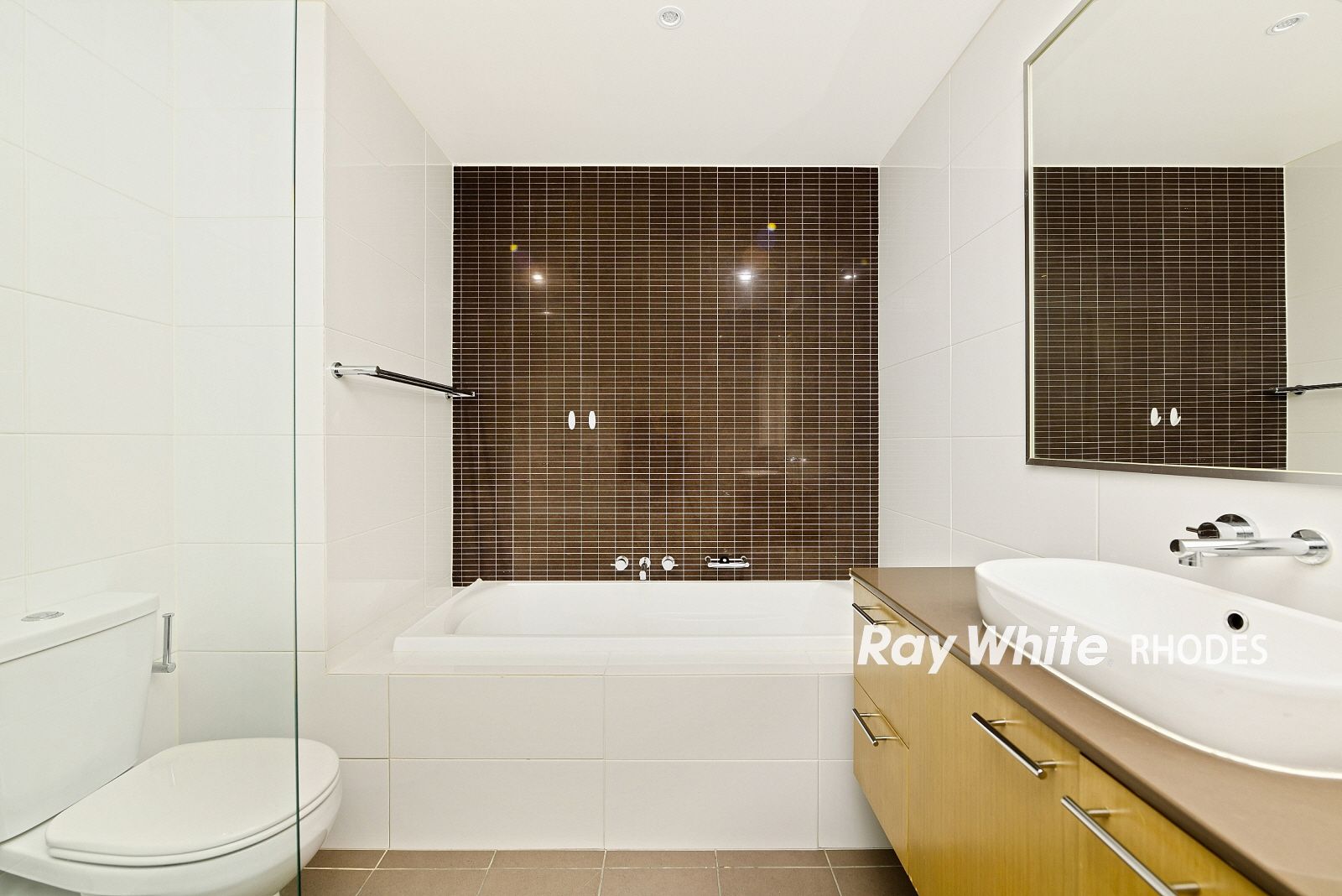 701/9 Mary Street — photo 5 of 7