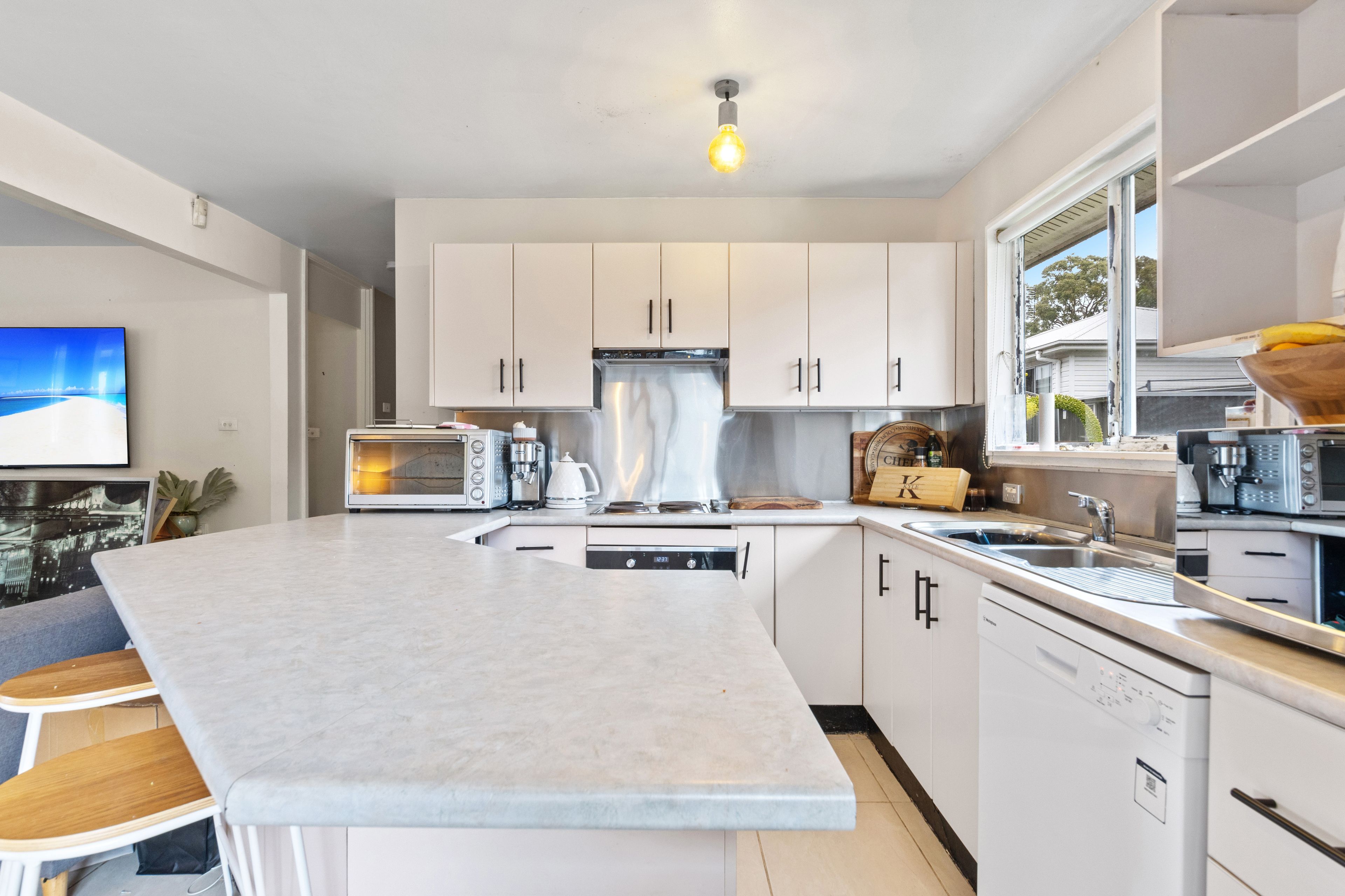 2 Kynan Close, Lake Haven, NSW 2263