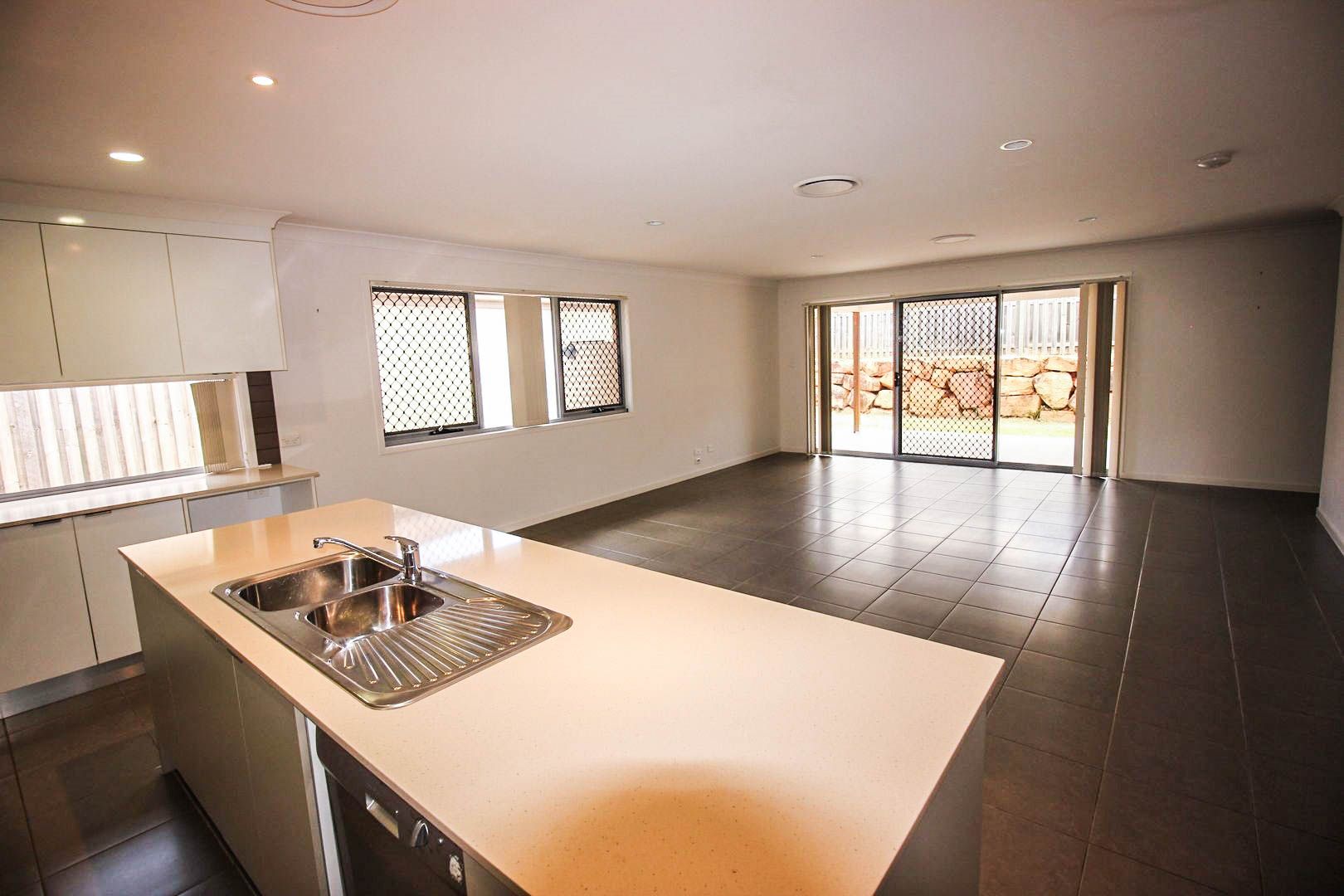 142 Glass House Circuit, Kallangur, QLD 4503