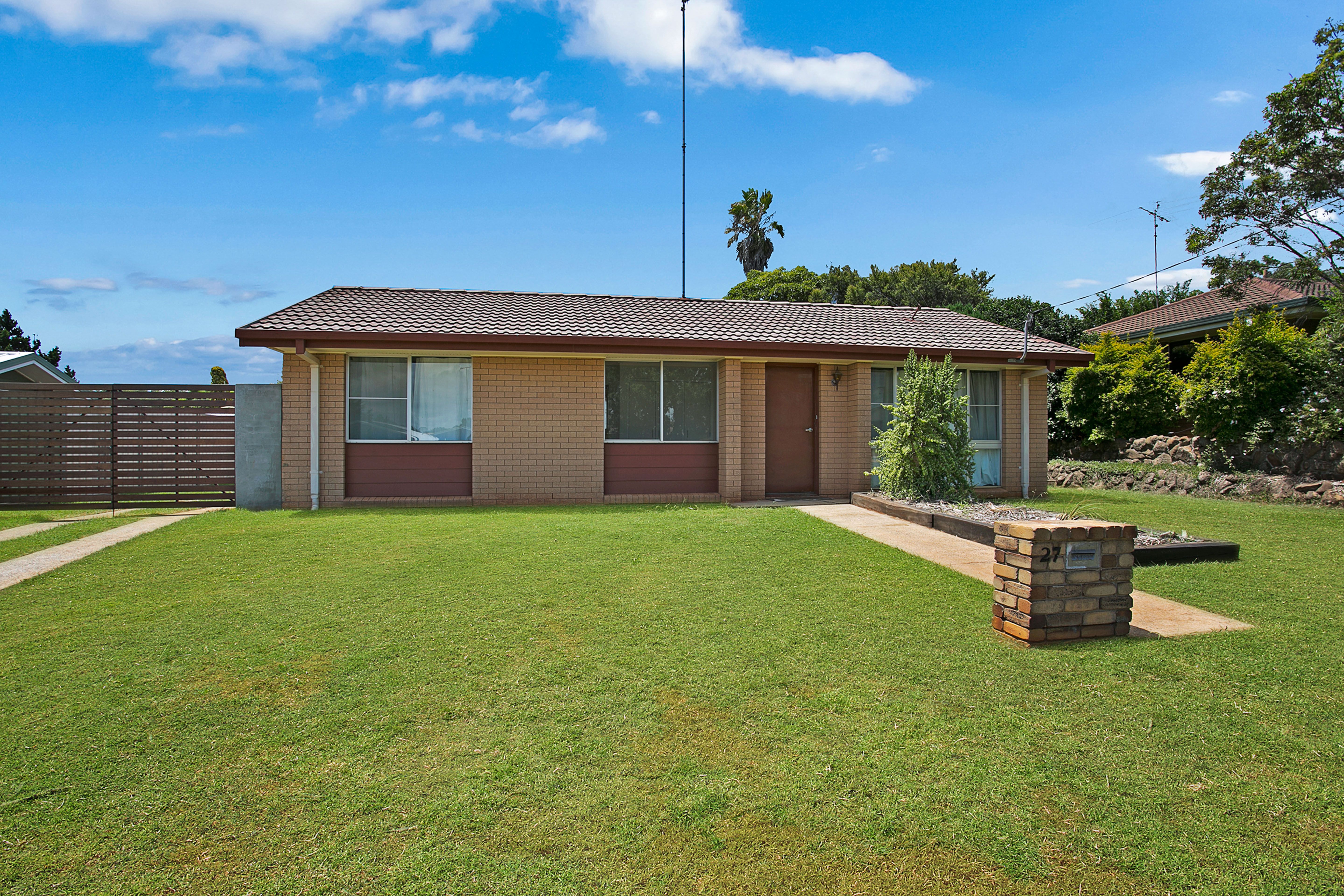 27 Lindberg Street, Wilsonton, QLD 4350