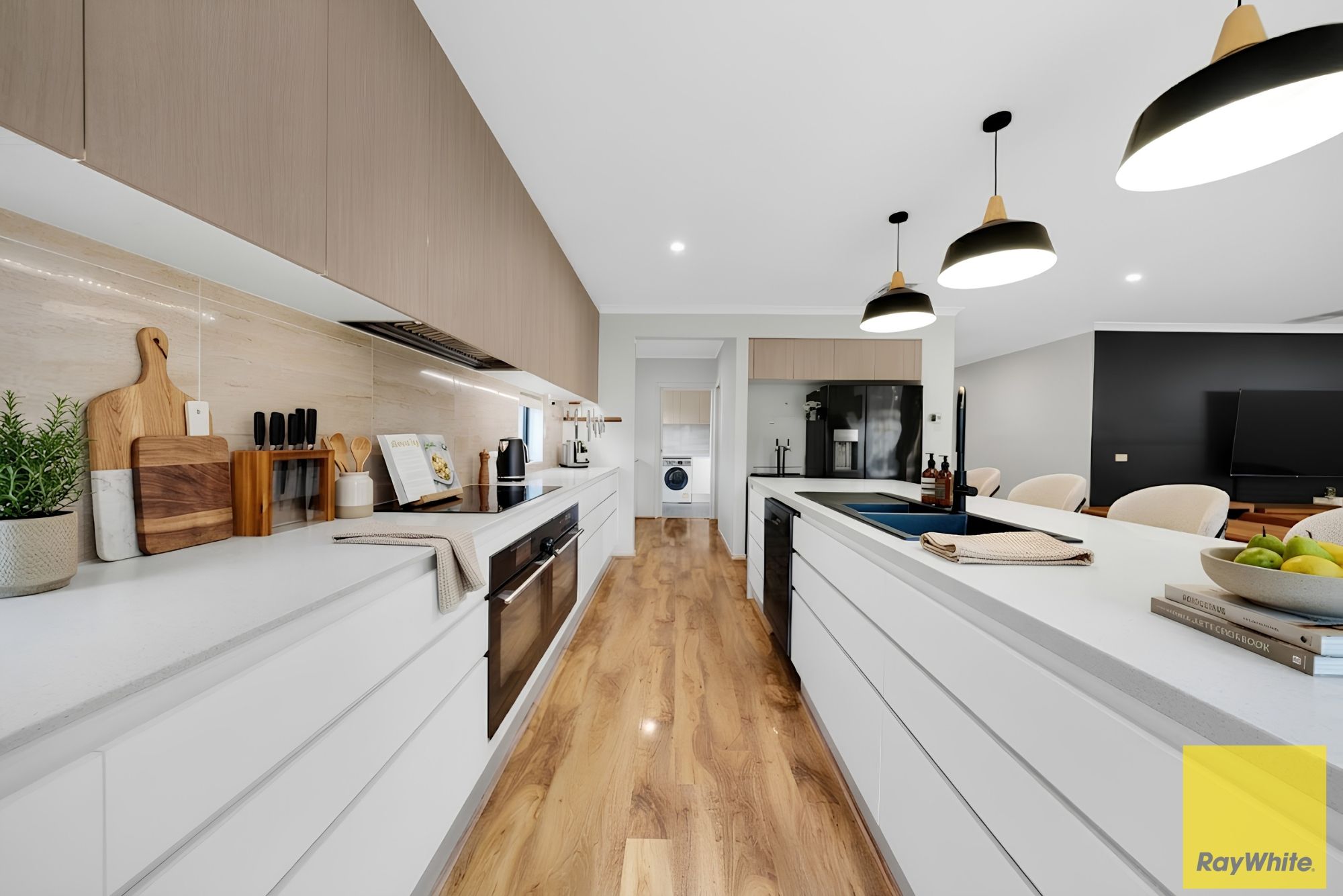 16 Loire Close — photo 14 of 30