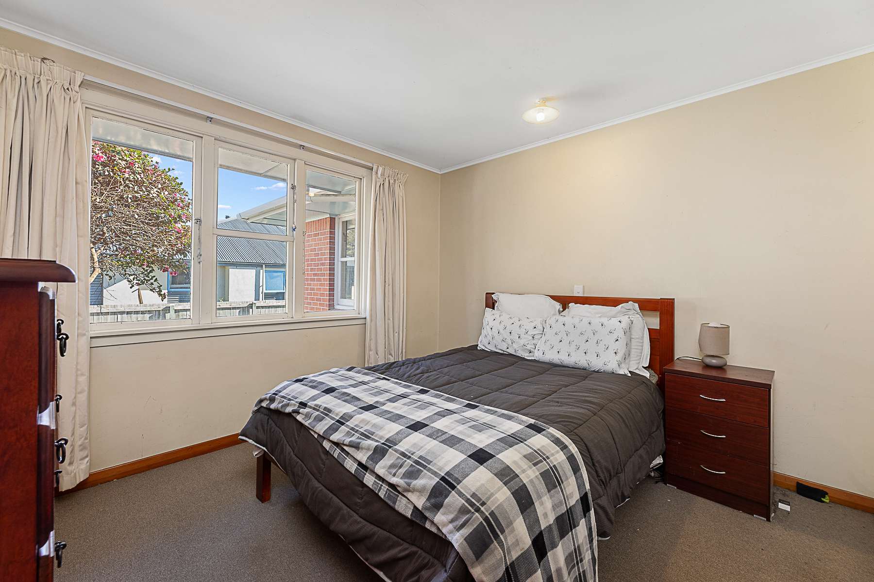 21 Holdaway Street photo 9