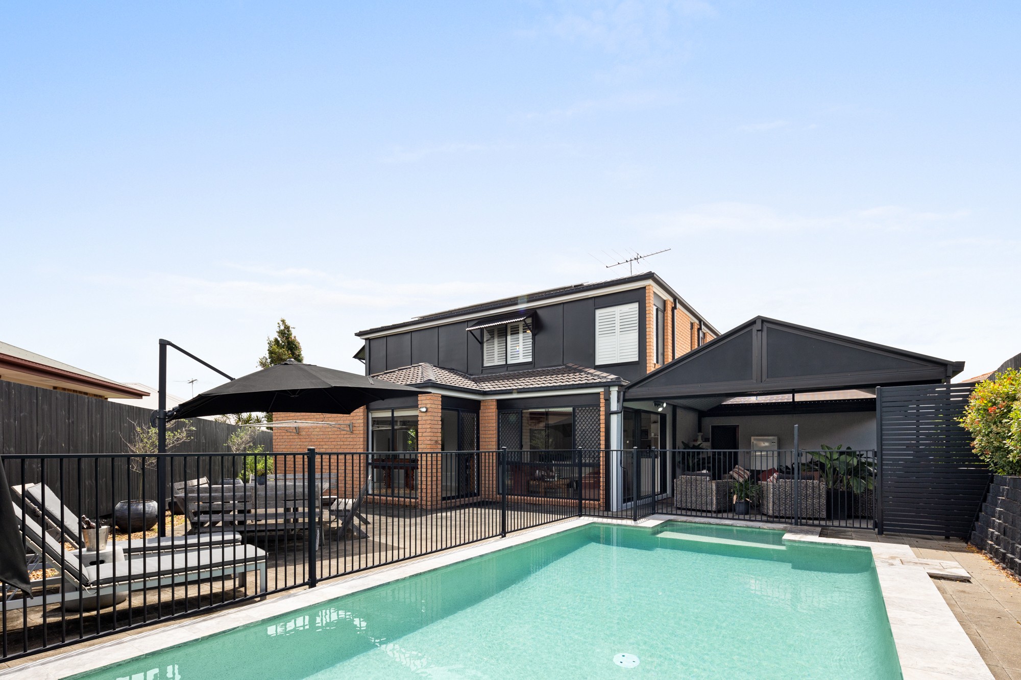 8 Delore Close, Eatons Hill, QLD 4037