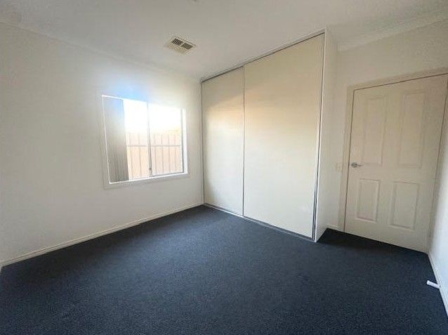8 Foote Place — photo 11 of 15