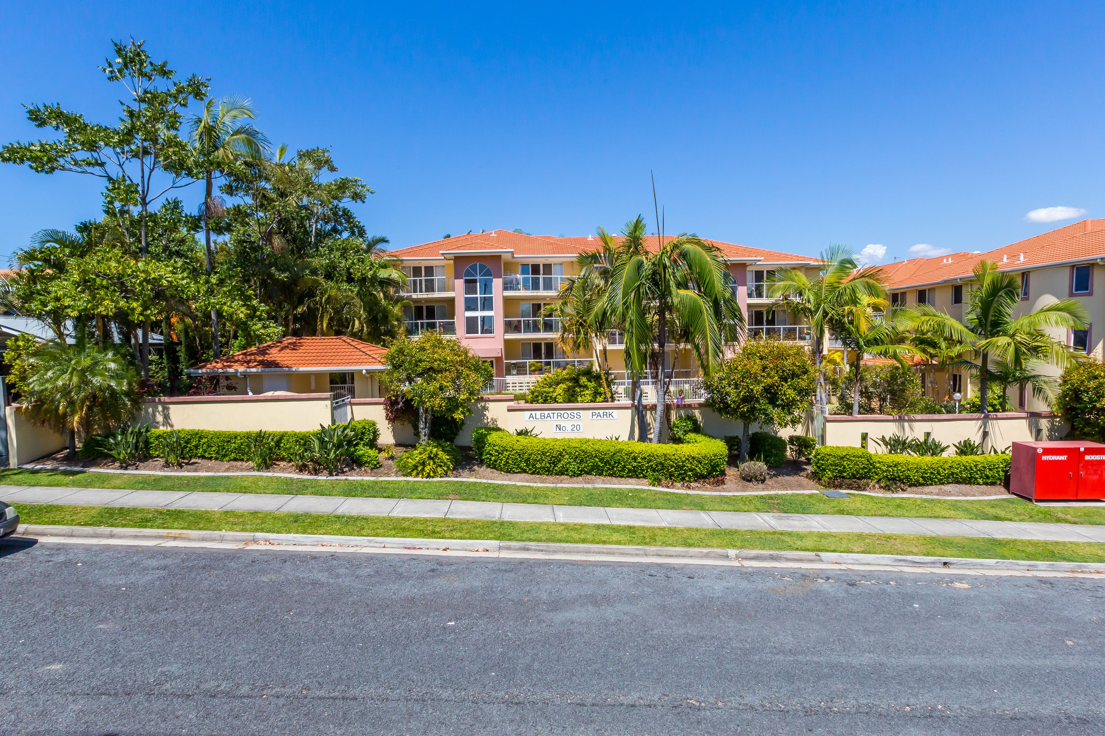 27/16 Sykes Court, Southport, QLD 4215