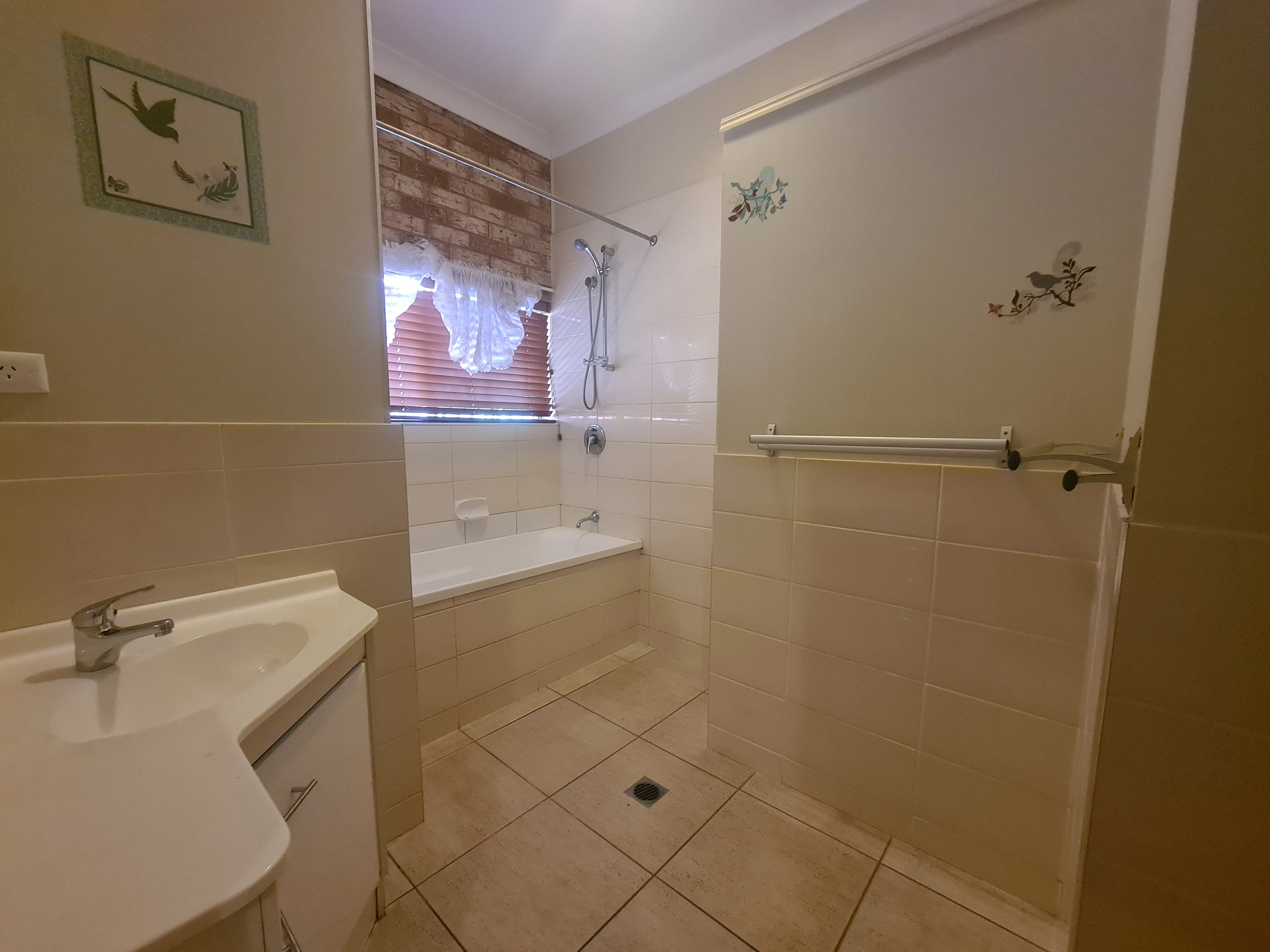 48 Owens Cresent — photo 7 of 8