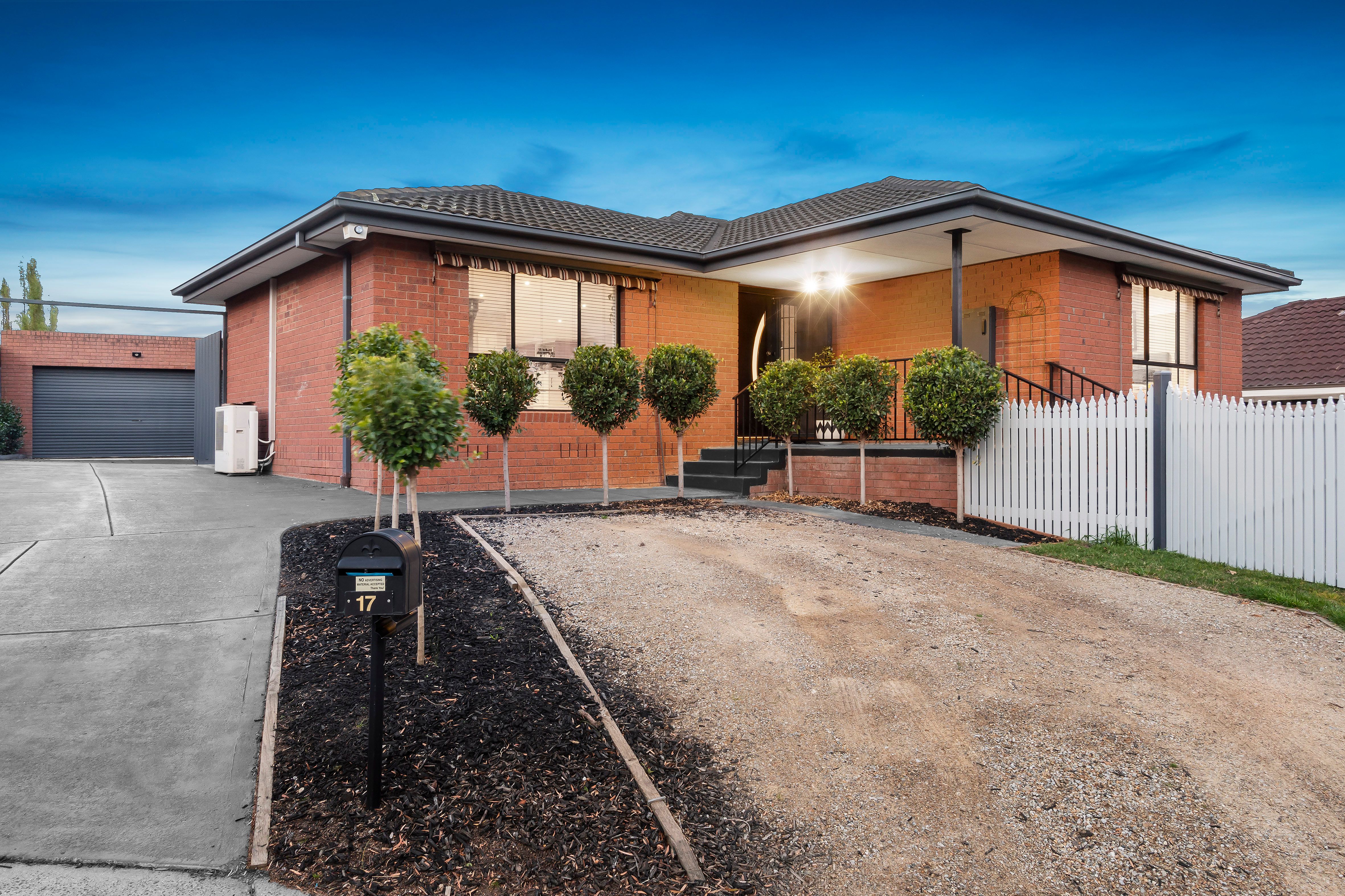 17 Whitfield Court, Mill Park VIC 3082