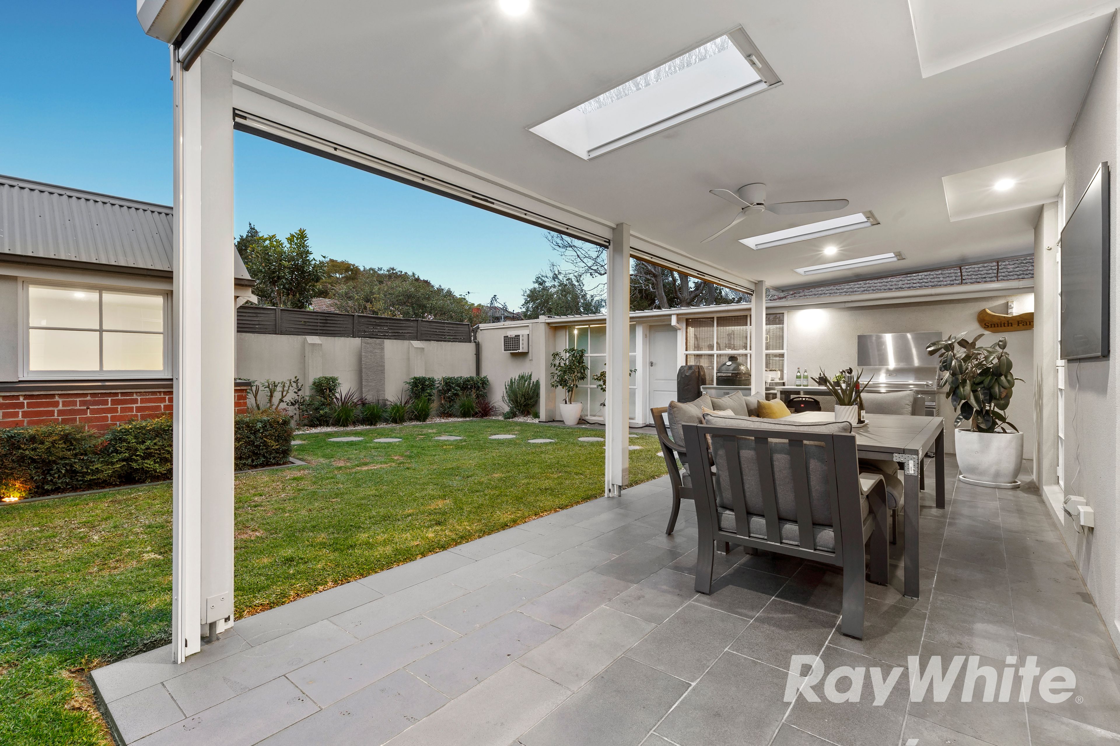 38 Imbros Street — photo 12 of 17