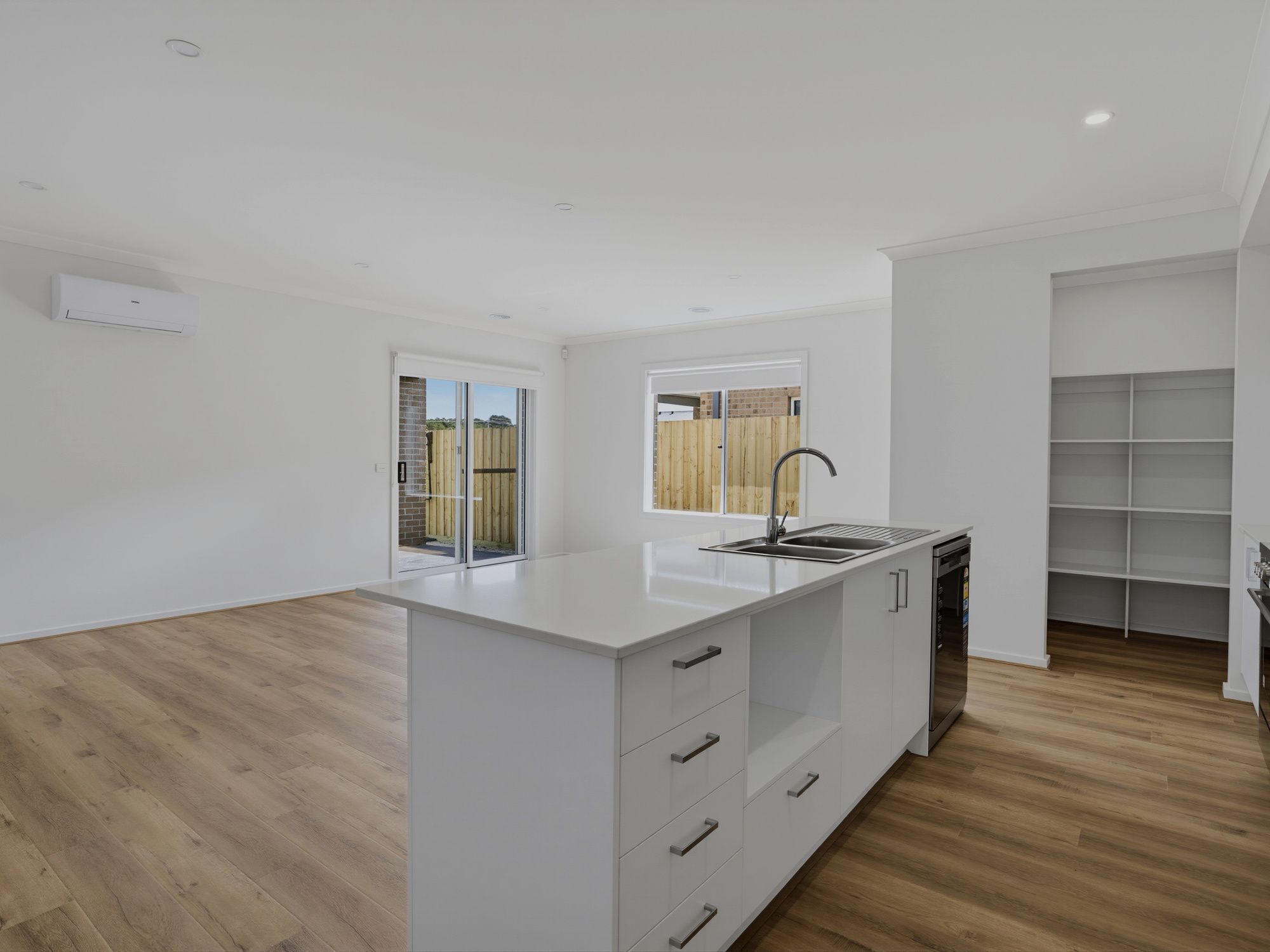 7 Delta Crescent — photo 4 of 12