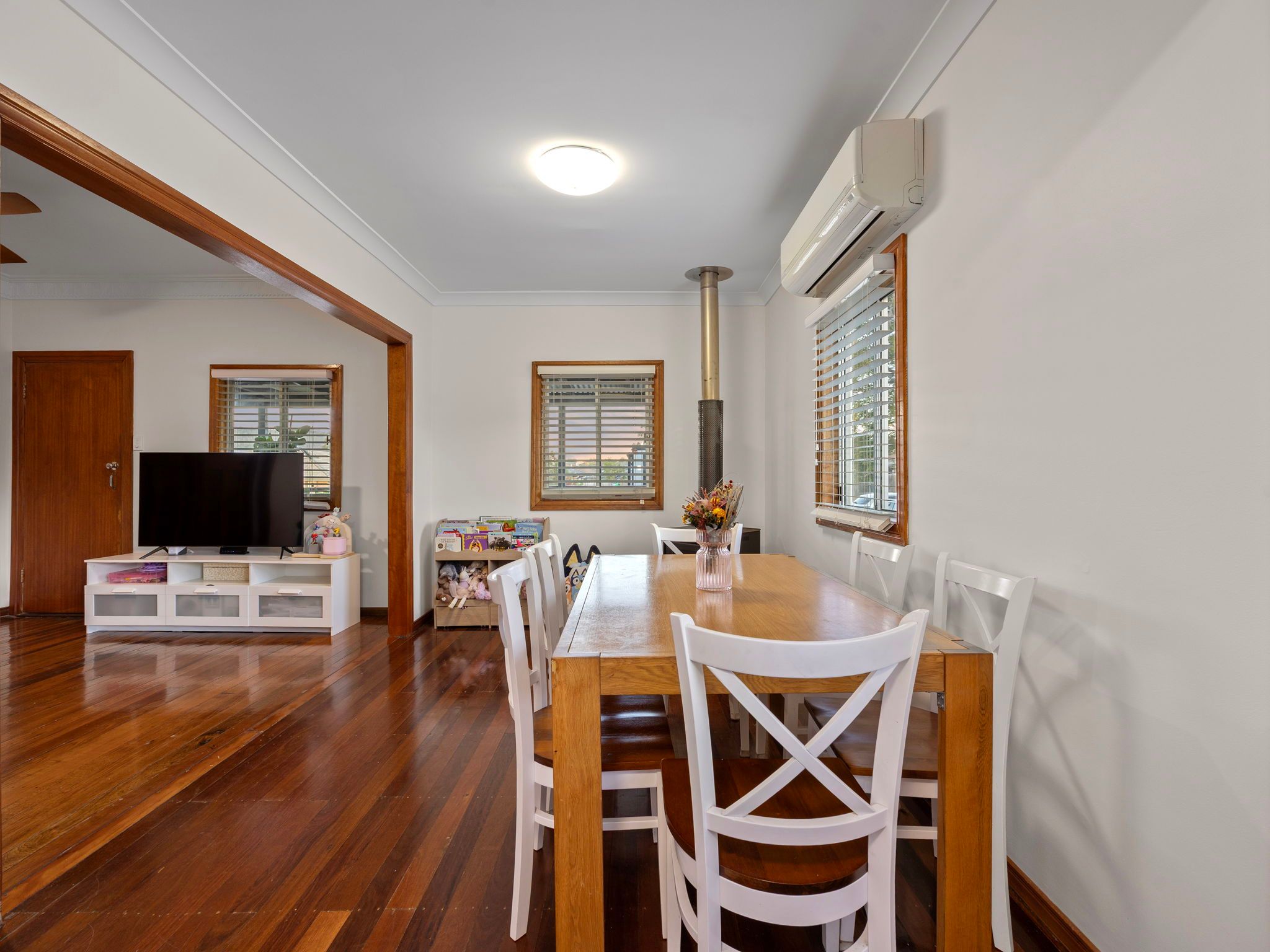 8 Macaulay Street — photo 5 of 25