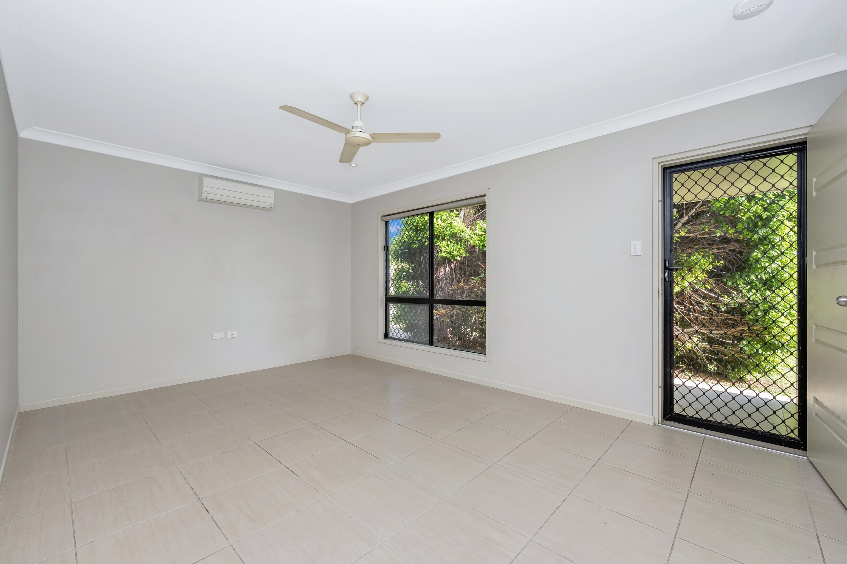 4 Henning Court, Bushland Beach, QLD 4818