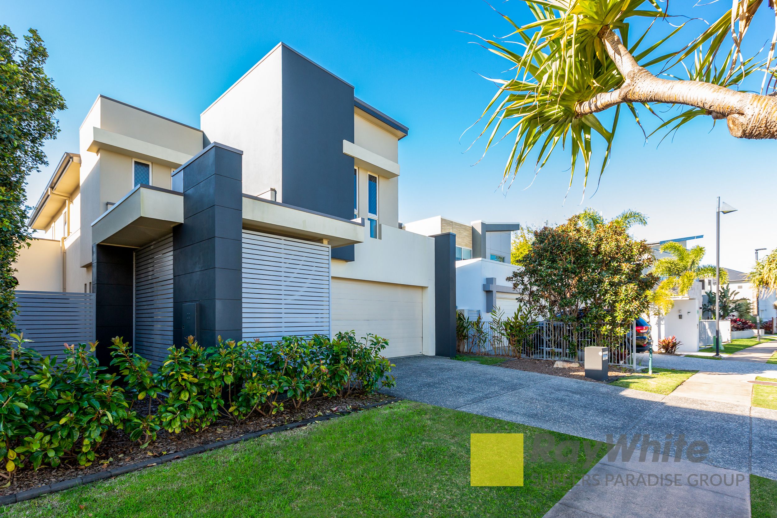 39 Cova Boulevard, Hope Island, QLD 4212