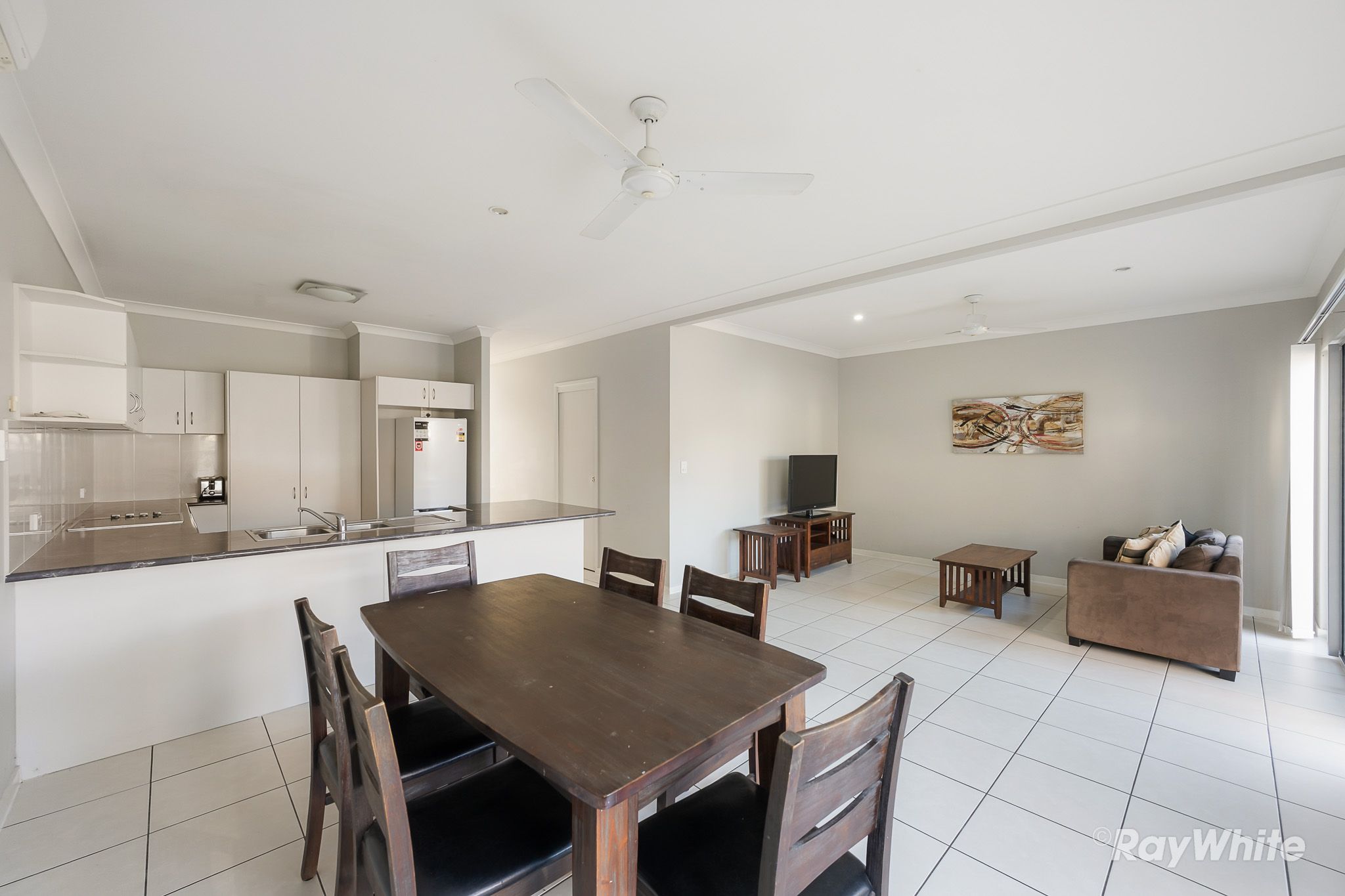 6/214 Oaka Street — photo 2 of 22