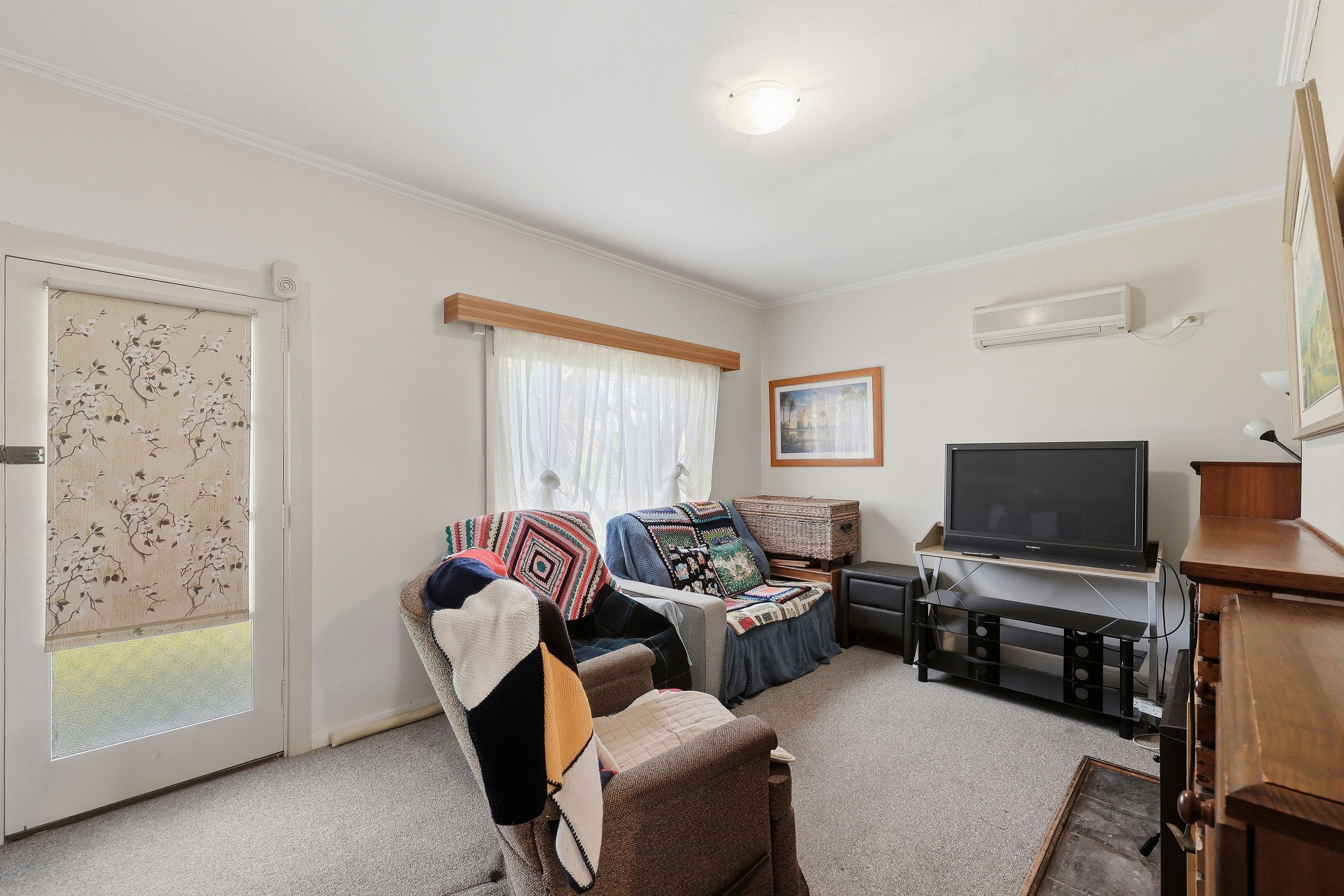 47 Ozone Street — photo 4 of 16