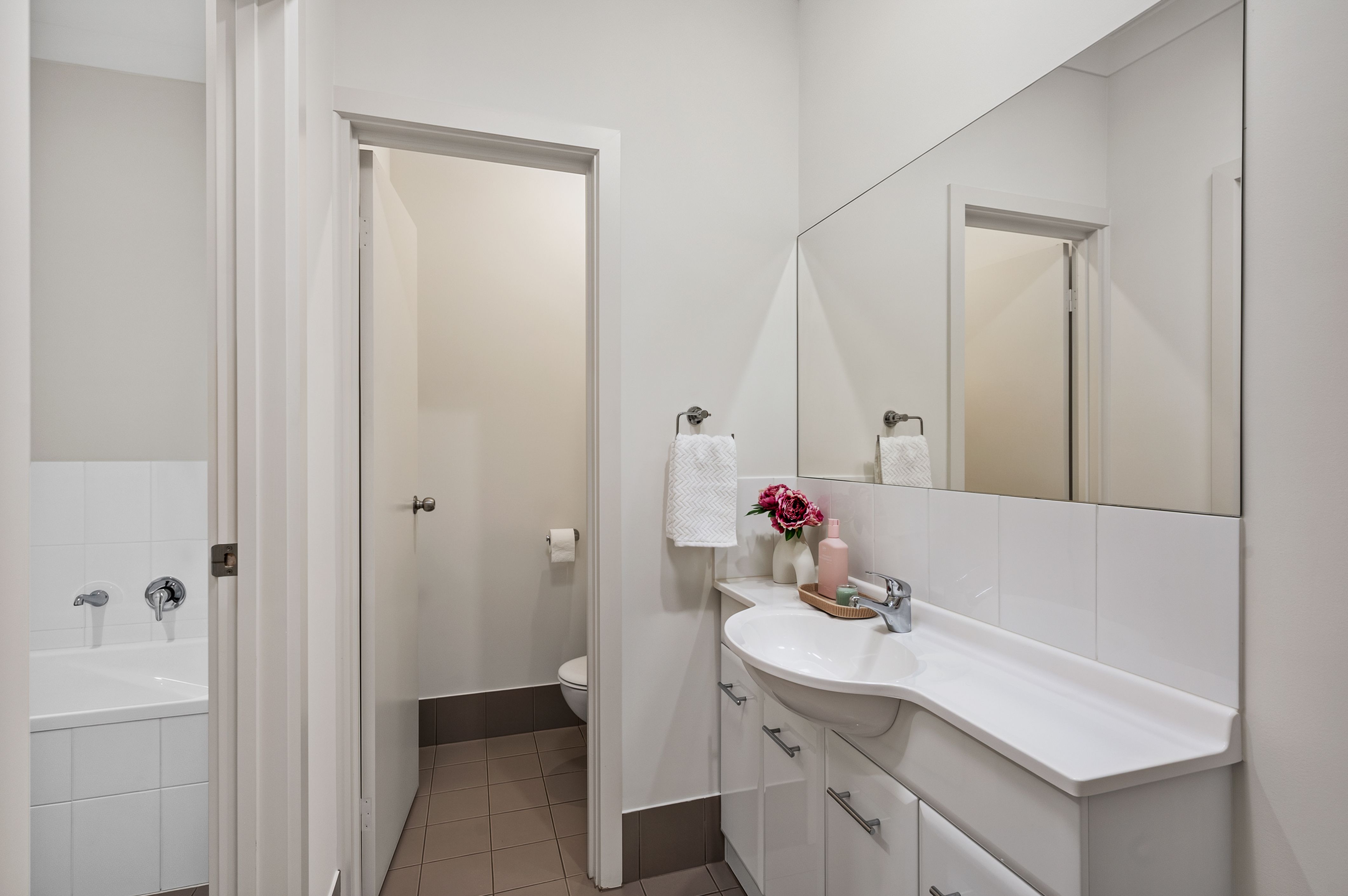 50A Sutton Avenue — photo 16 of 26