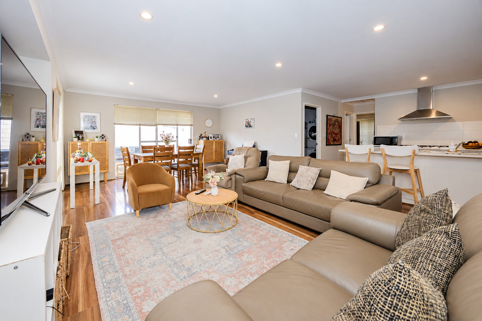 55 Mebbin Grove — photo 3 of 16