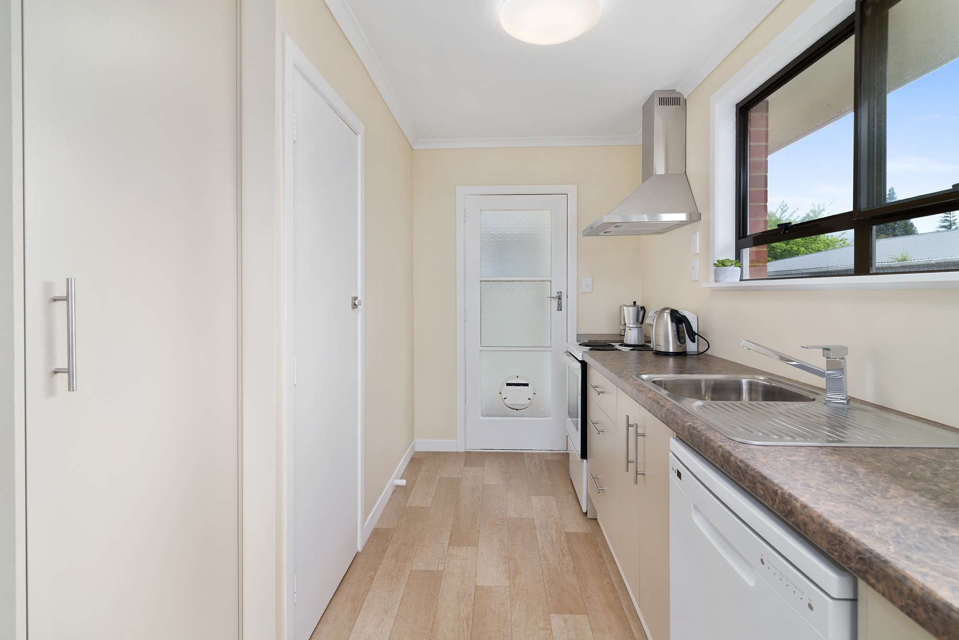 5A Iles Road photo 8