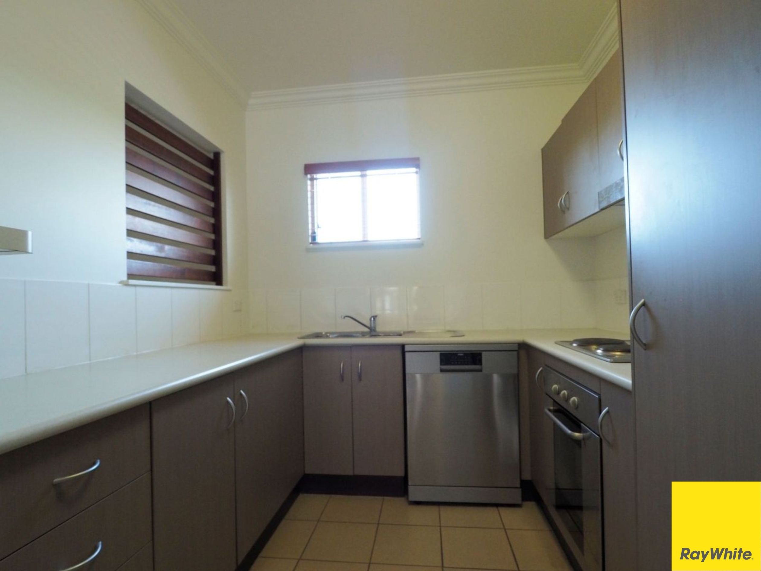 115/22 Ward Street, Mooroobool, QLD 4870