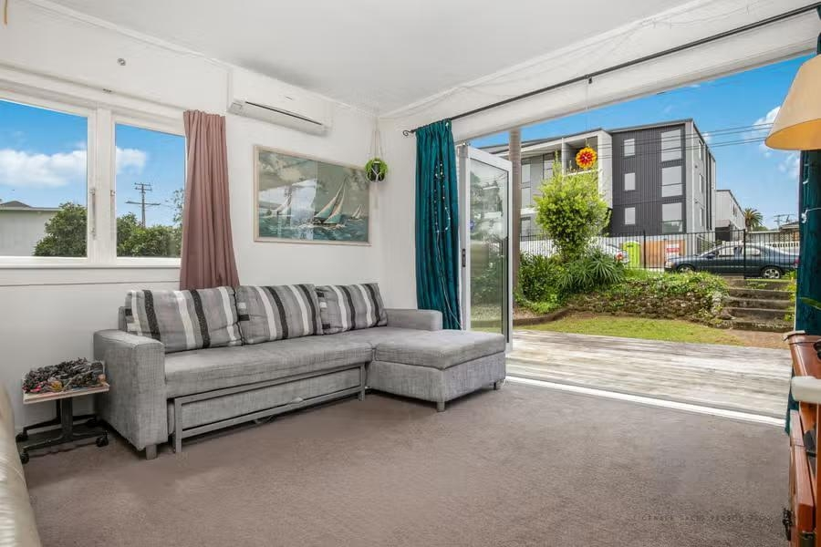 1/9 Kenderdine Road, Papatoetoe, Manukau City