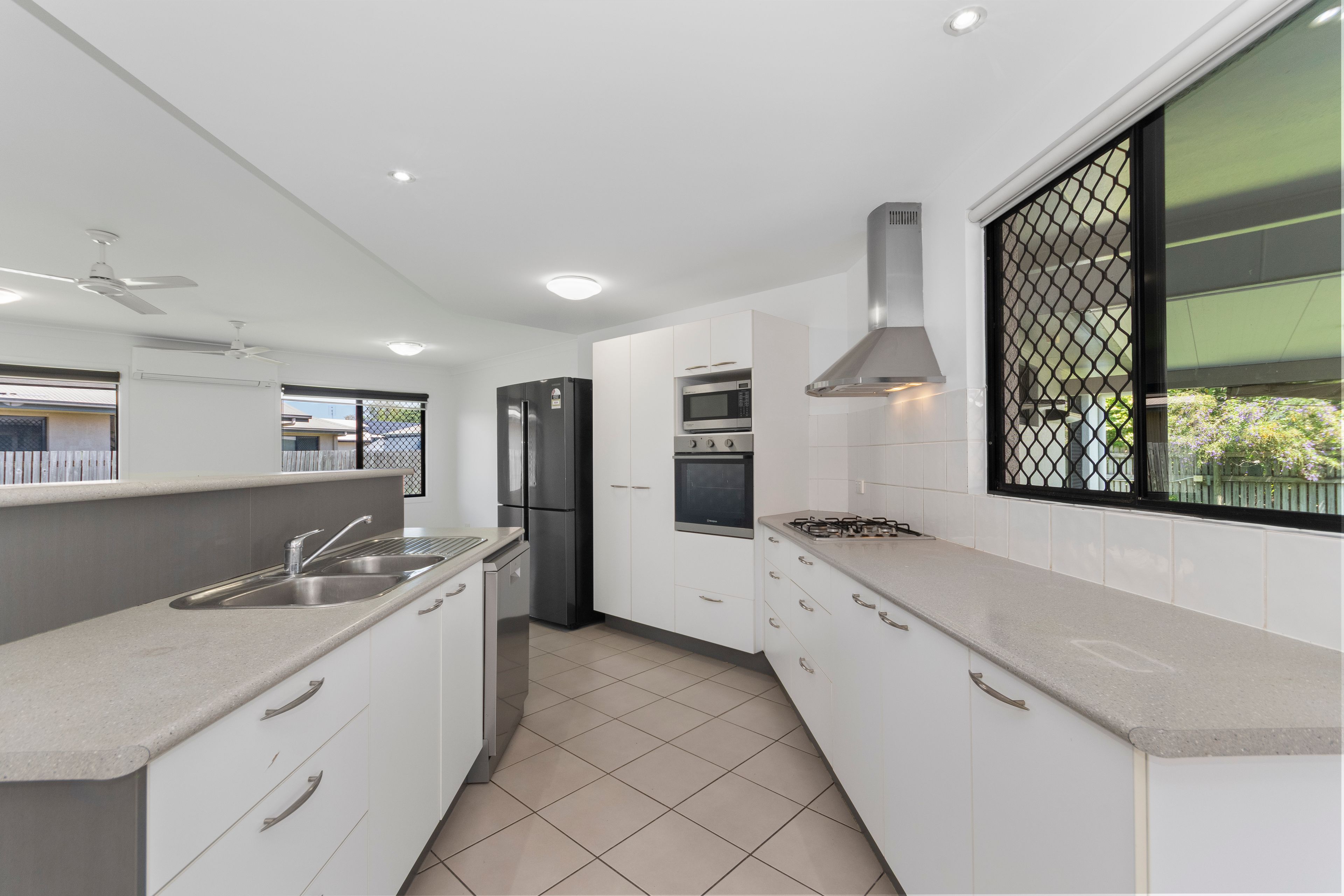 8 Blue Wren Drive, Kelso, QLD 4815