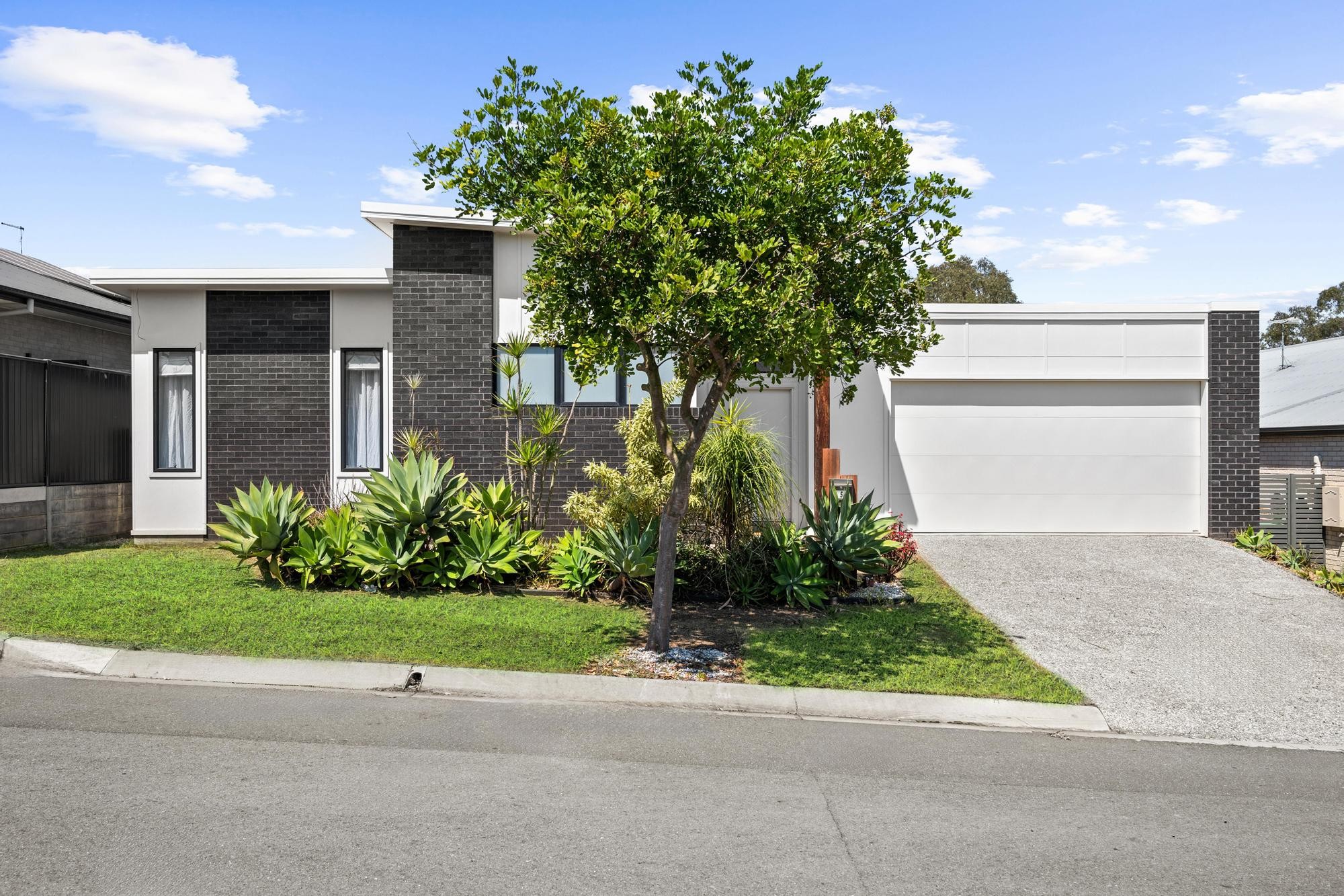 5 Limmen Crescent, South Ripley, QLD 4306