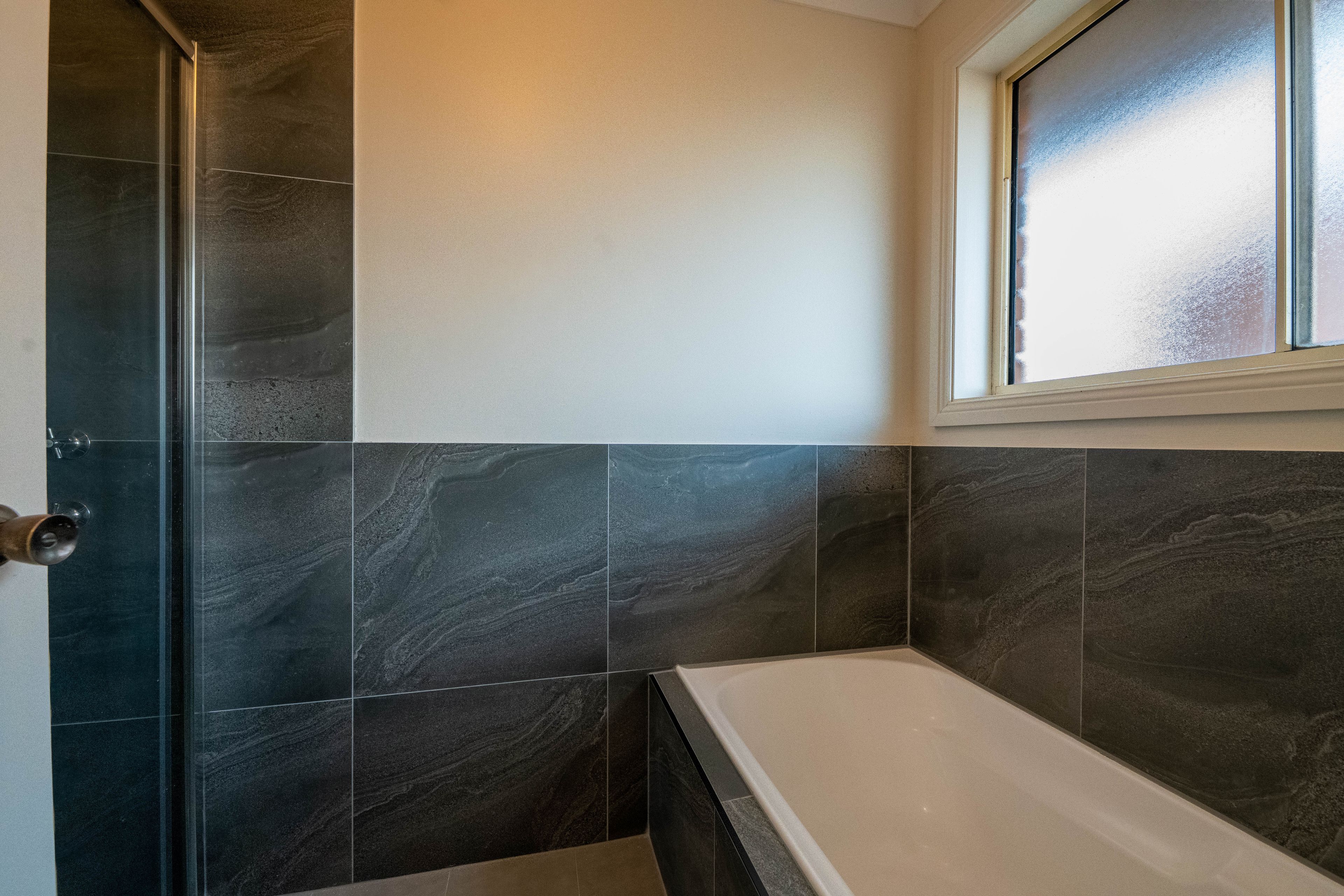 87 Woodward Street — photo 8 of 11