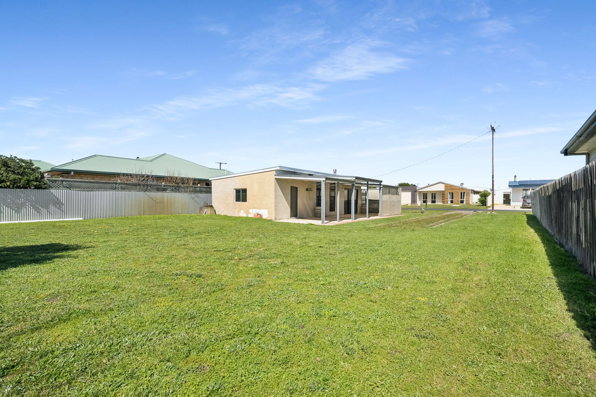 15 Thompson Road — photo 15 of 19
