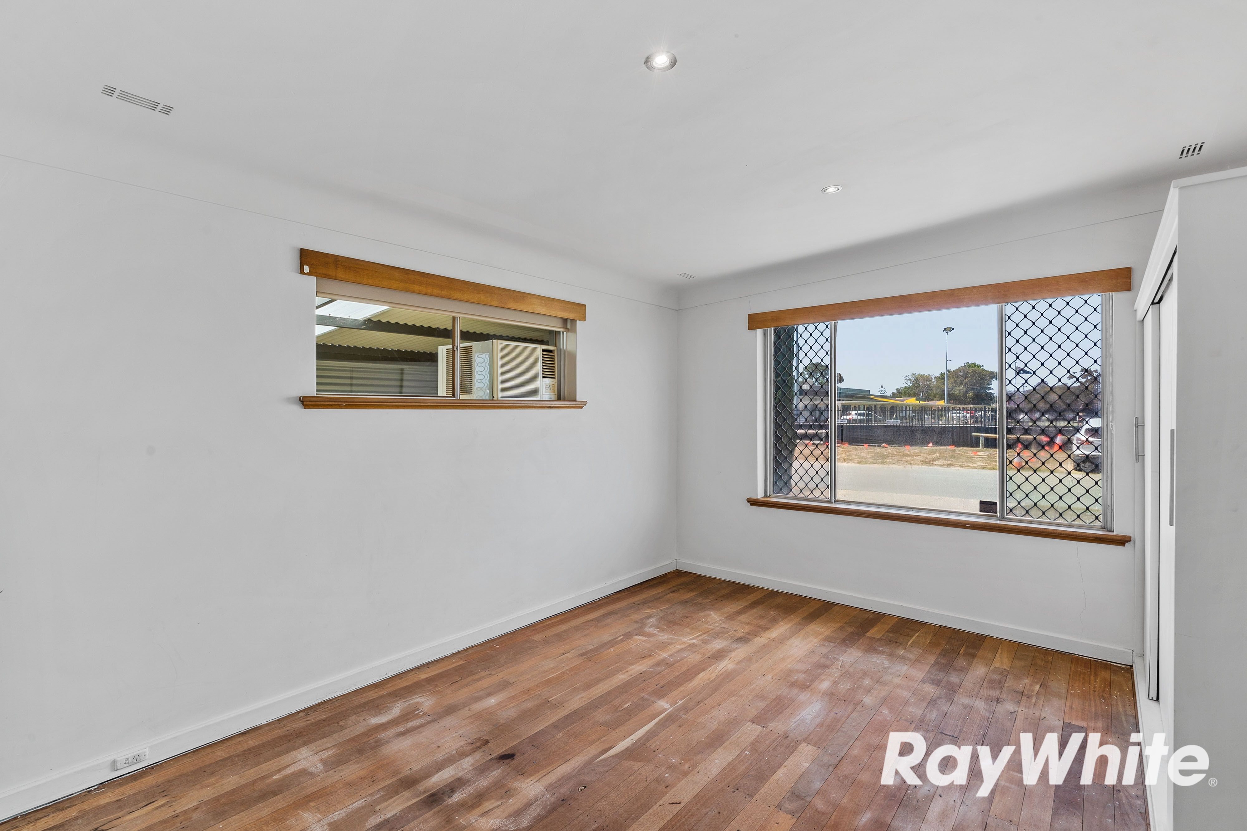 31 Eden Street — photo 10 of 18