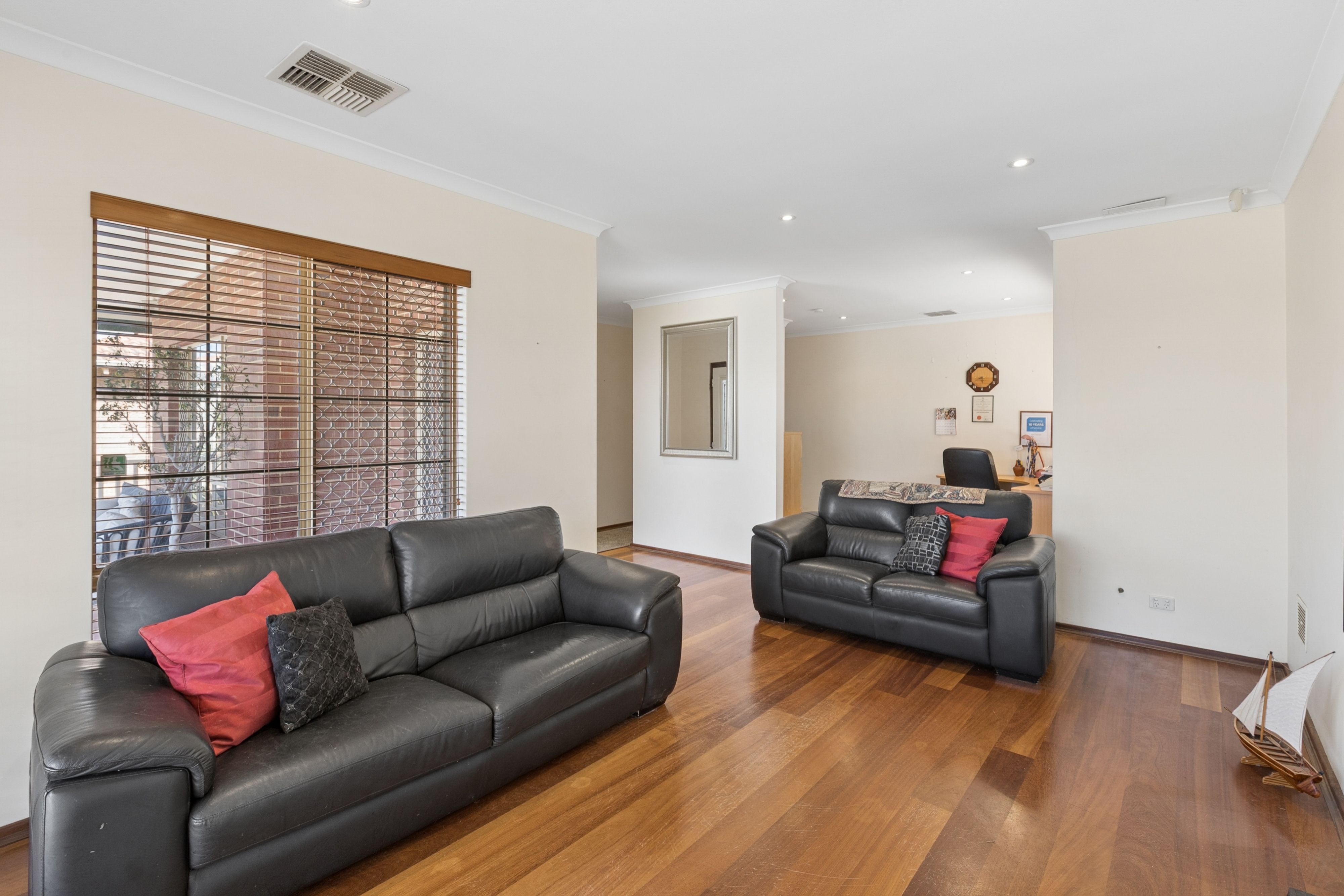 1 Dempster Place — photo 4 of 23