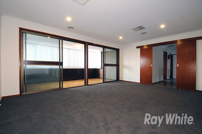 10 Lautrec Avenue — photo 2 of 6