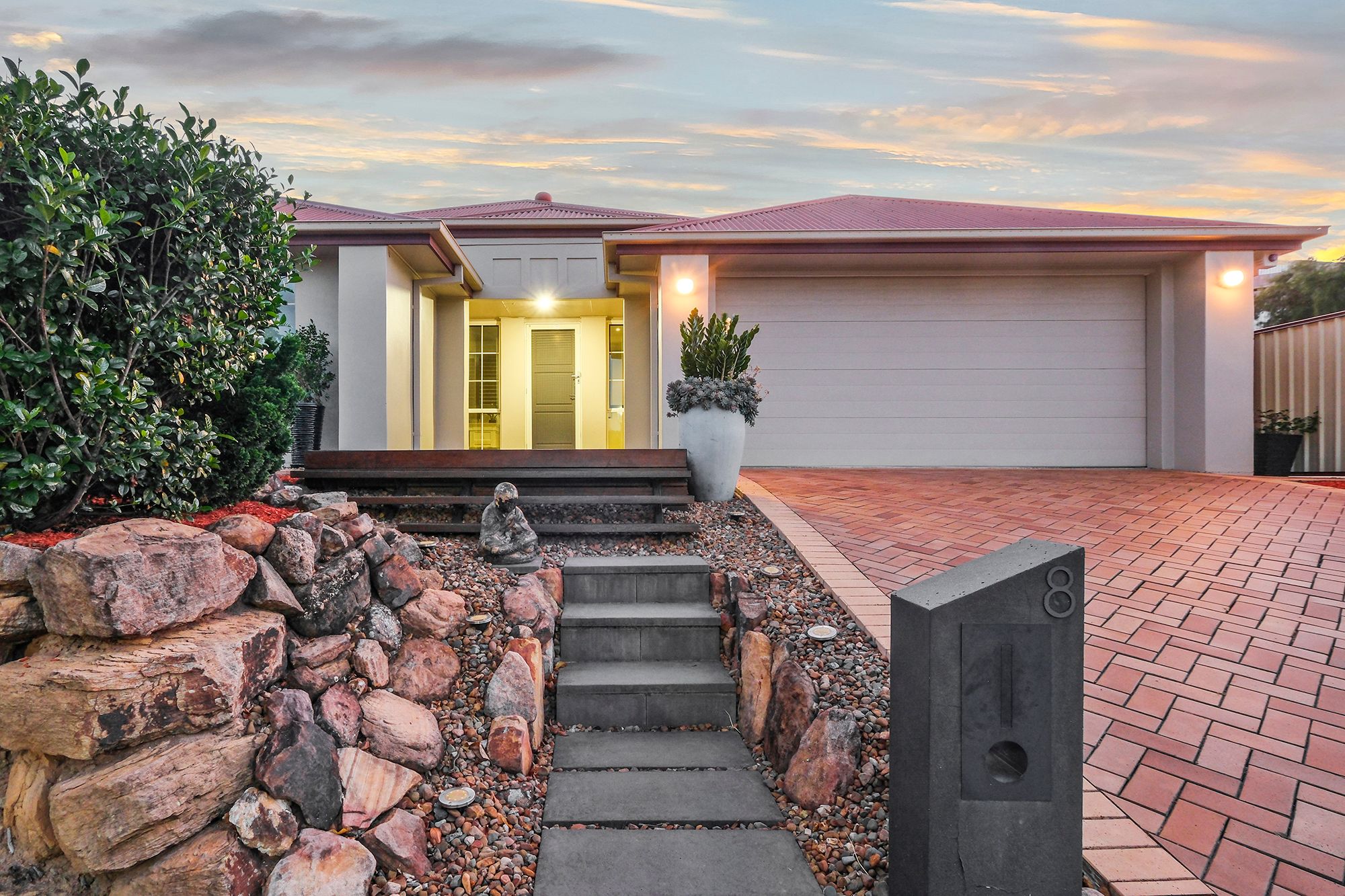 8 Unley Place, Forest Lake, QLD 4078