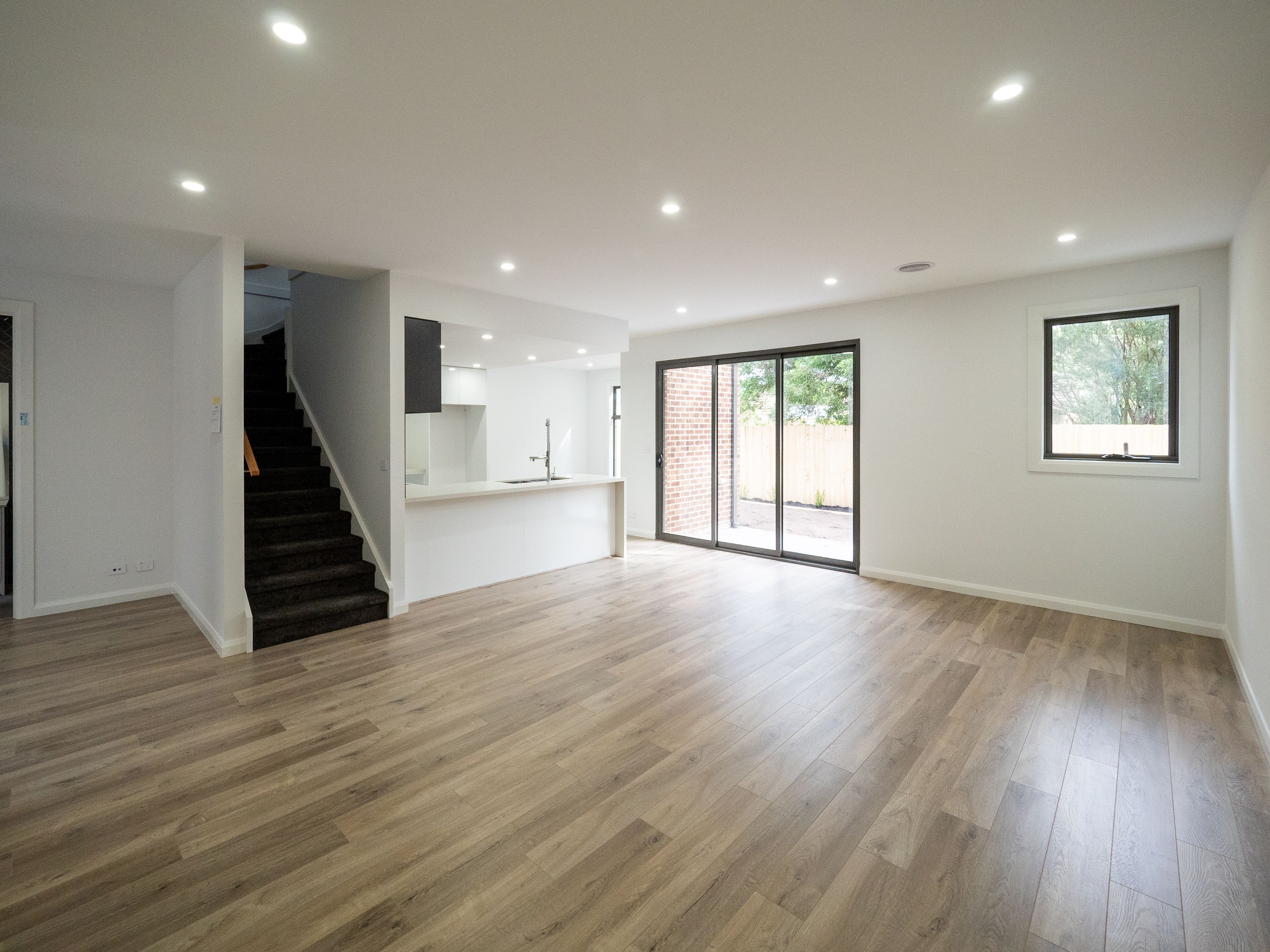 2/11 Austin Street, Hughesdale, VIC 3166